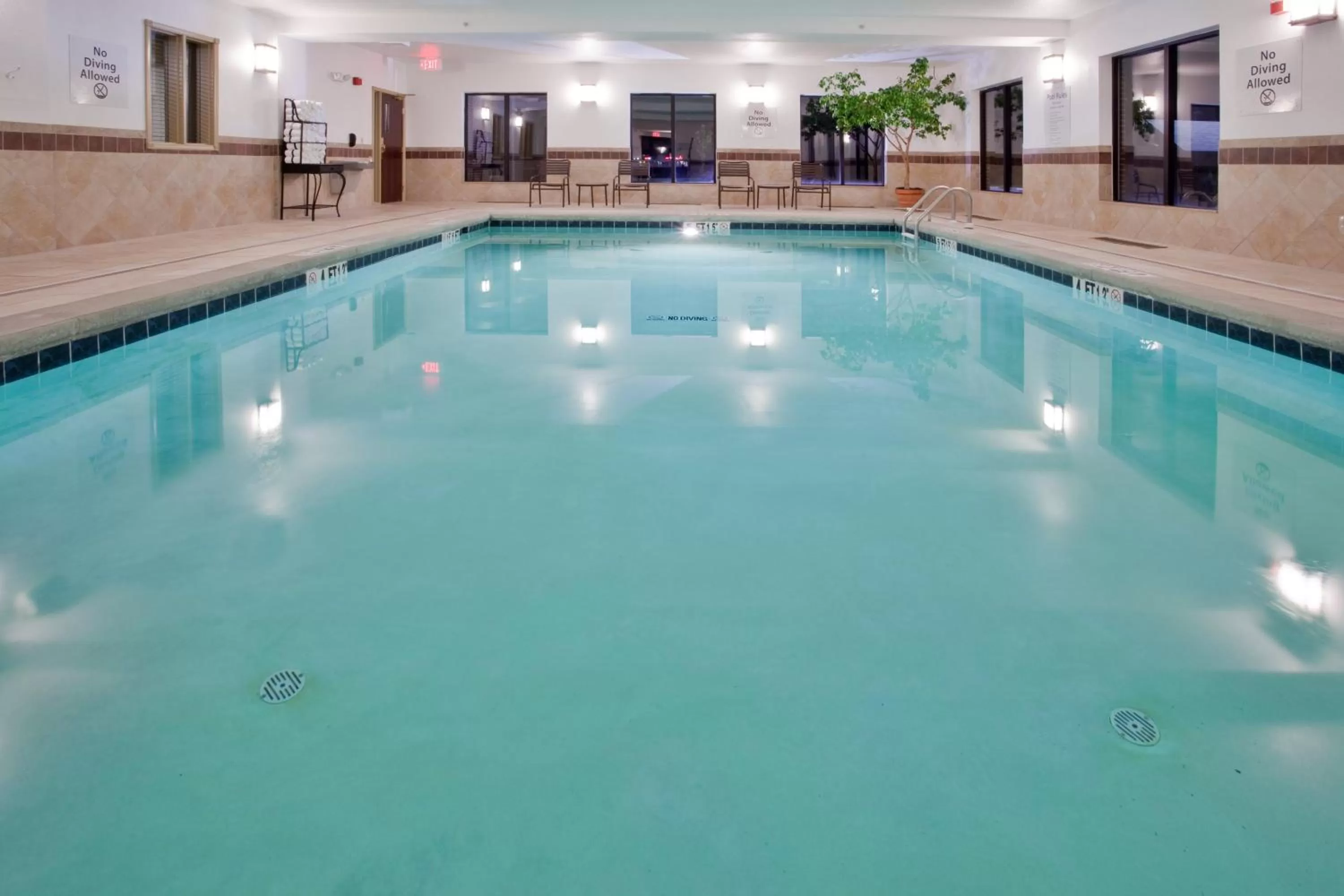 Swimming pool in Holiday Inn Express & Suites Exmore - Eastern Shore by IHG