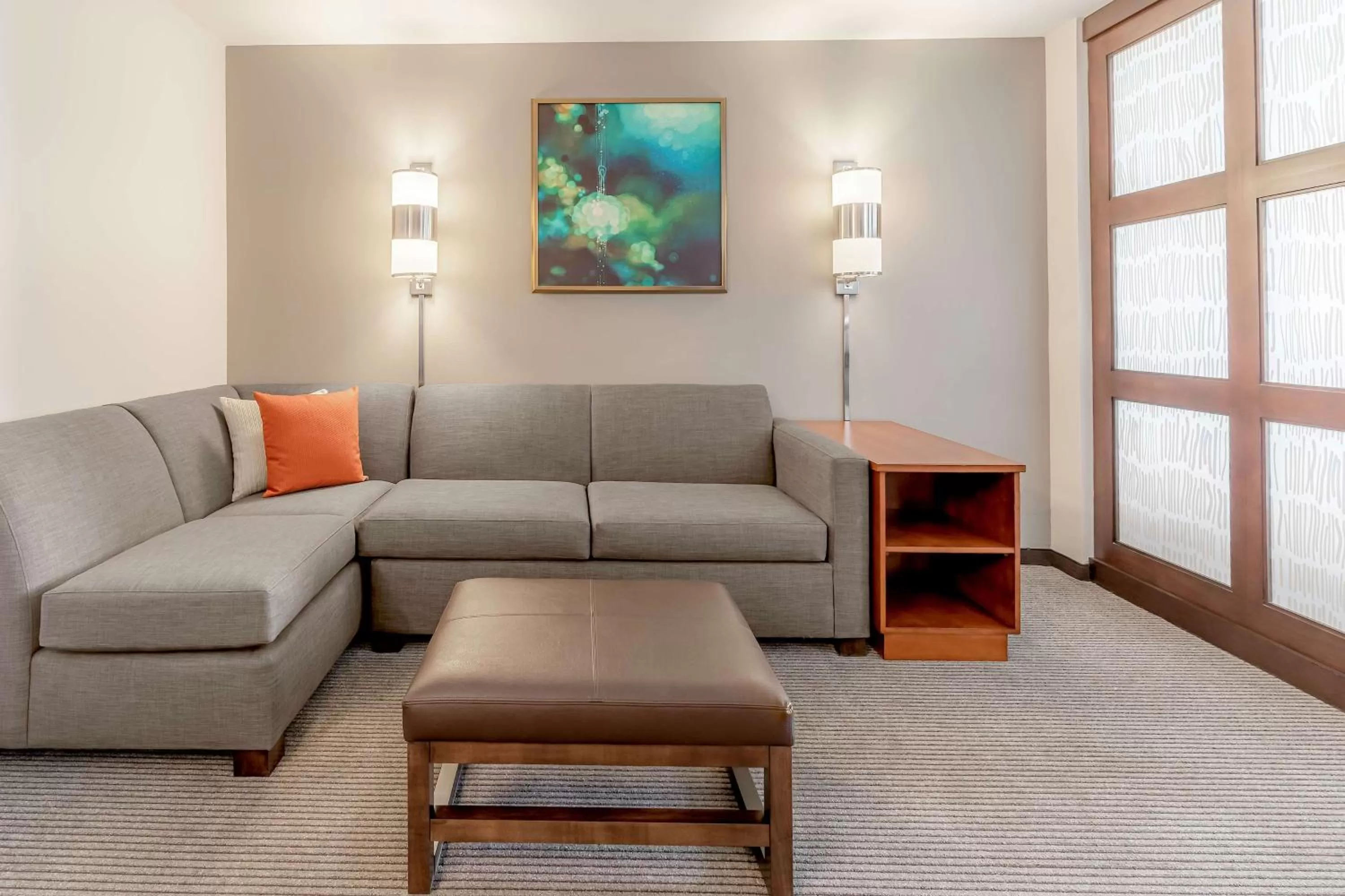 Photo of the whole room in Hyatt Place Salt Lake City Airport