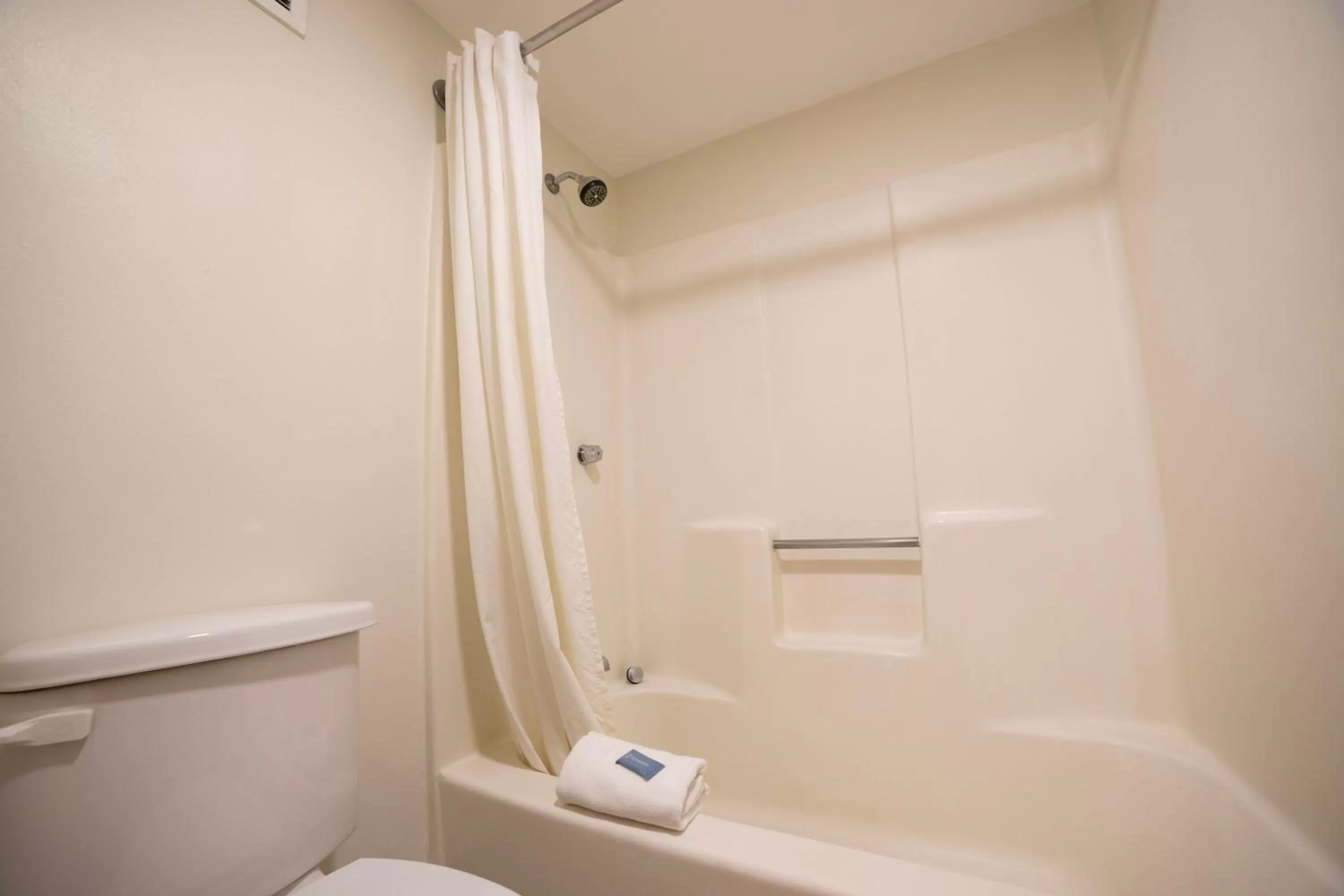 Bath in Hotel Colonial Mexicali