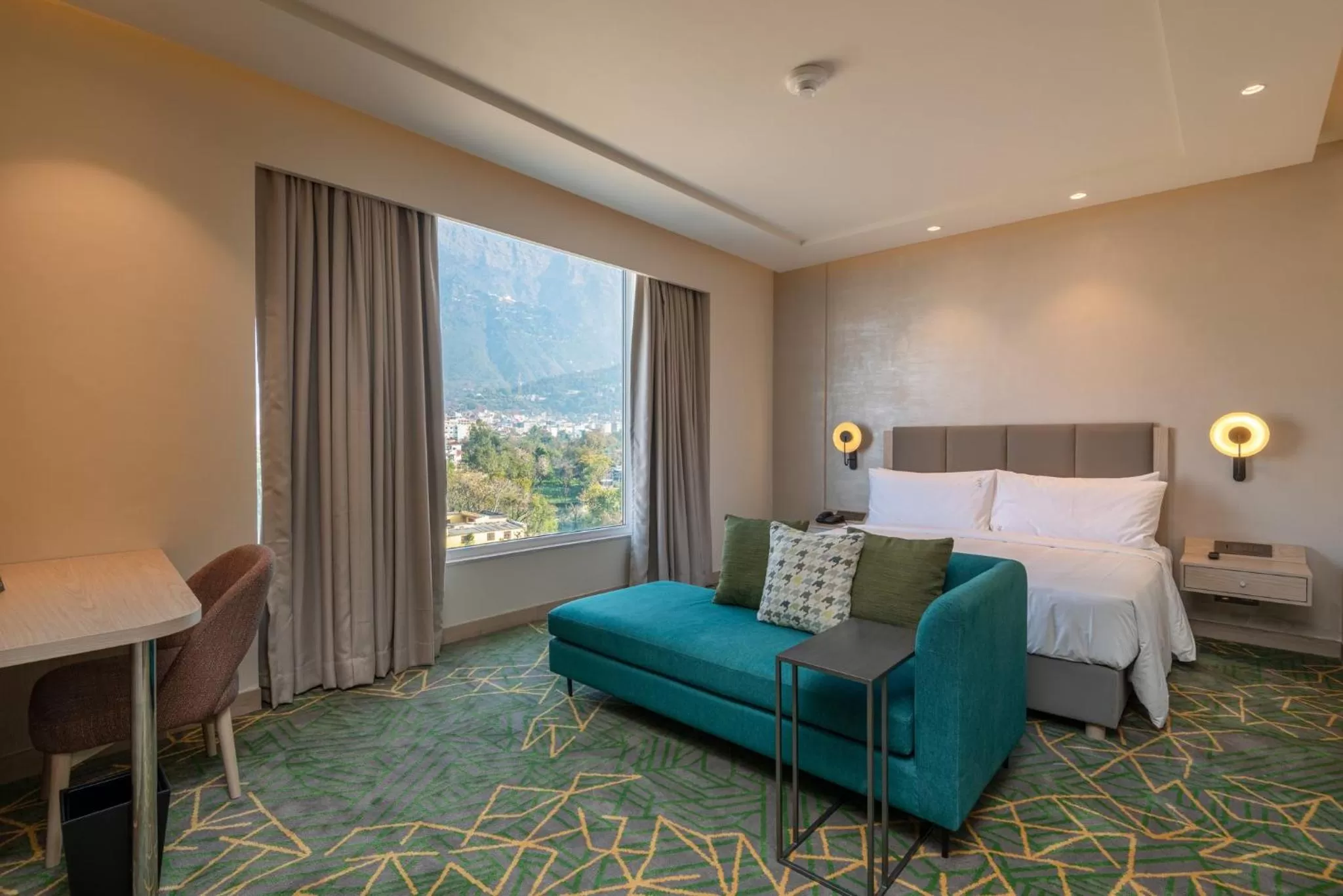 Photo of the whole room, Bed in Holiday Inn Katra Vaishno Devi by IHG