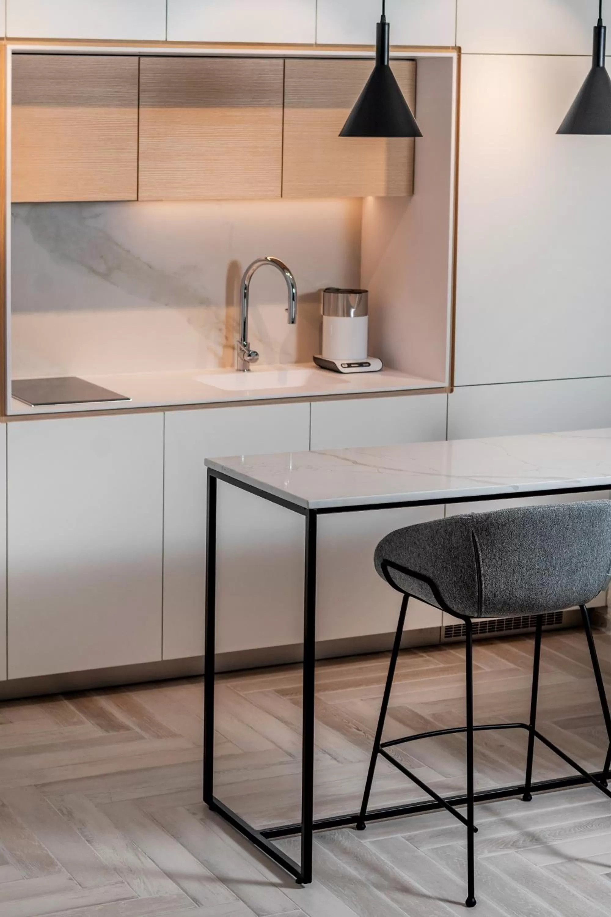 Kitchen or kitchenette in Lazure Hotel & Marina