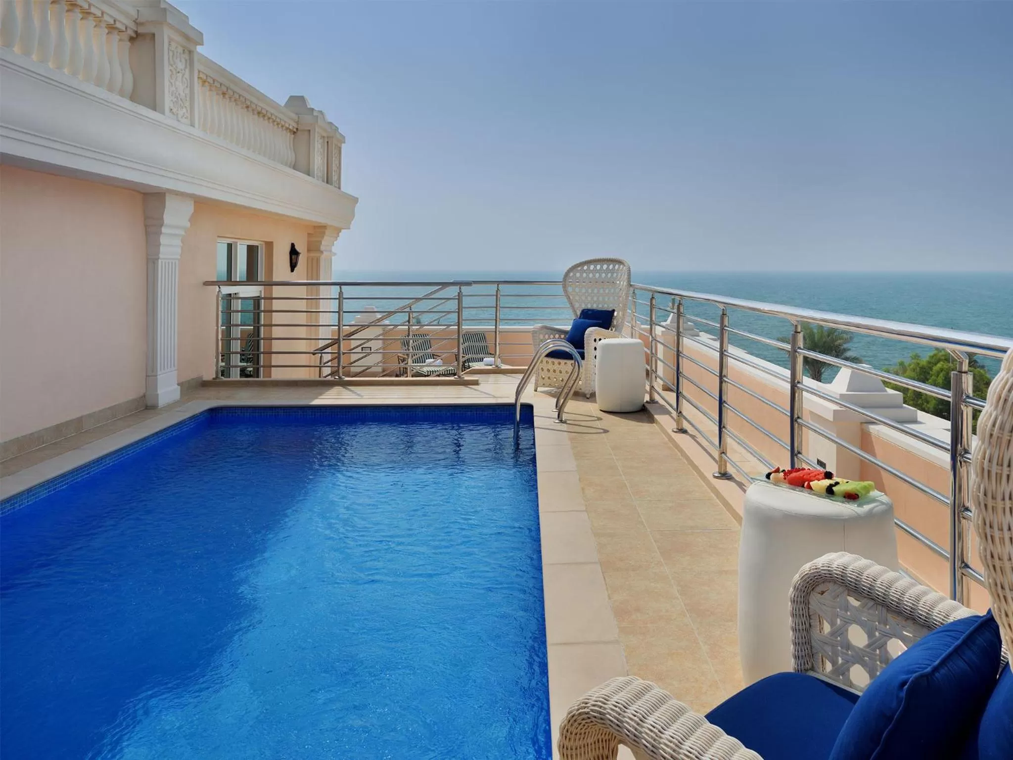 Swimming pool in Kempinski Hotel & Residences Palm Jumeirah