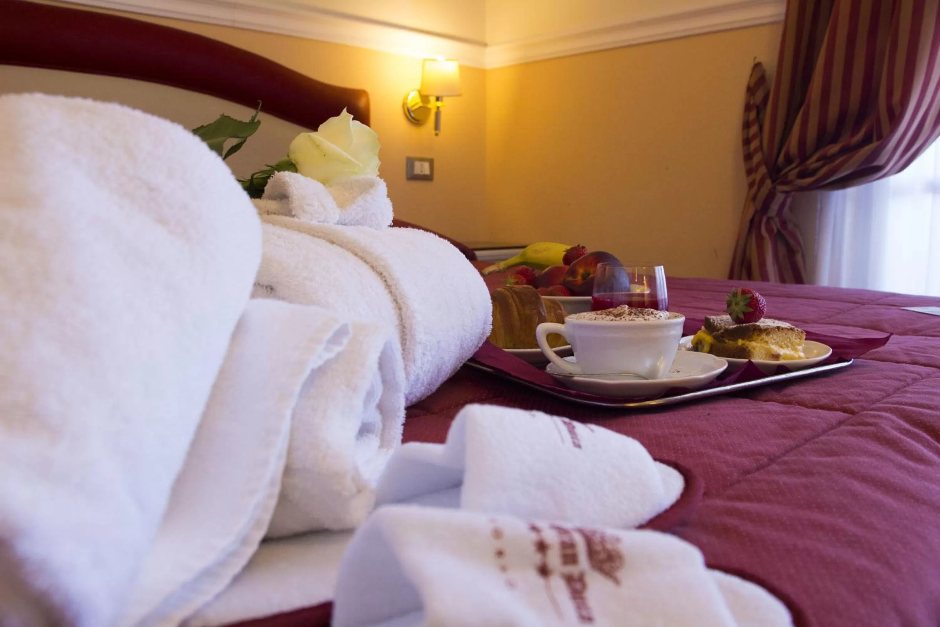 Breakfast, Bed in Hotel Gran Duca