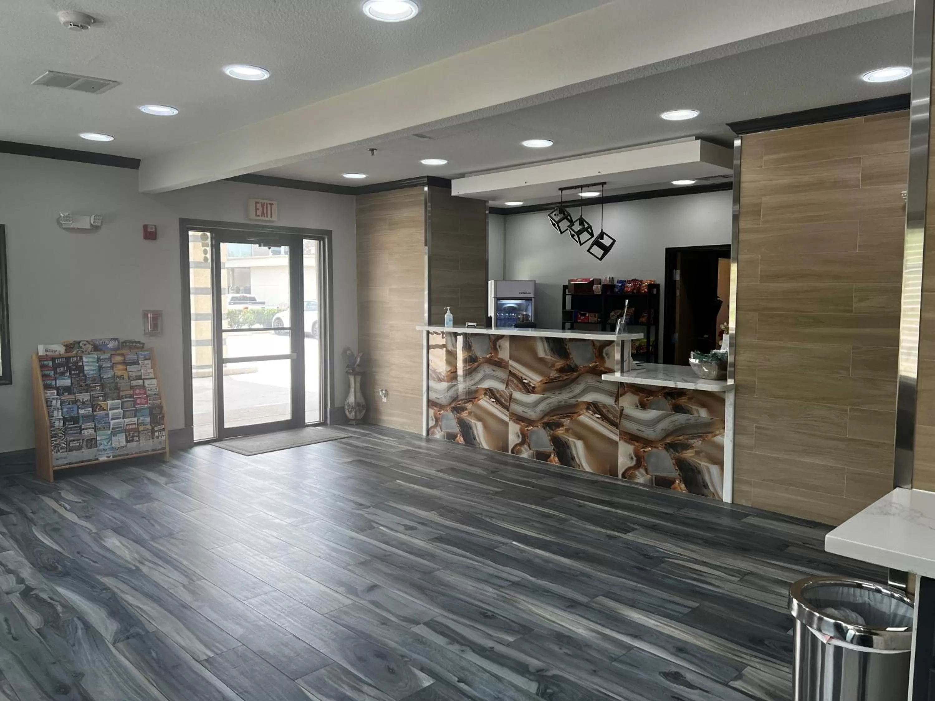 Lobby or reception in Super 8 by Wyndham Pasadena