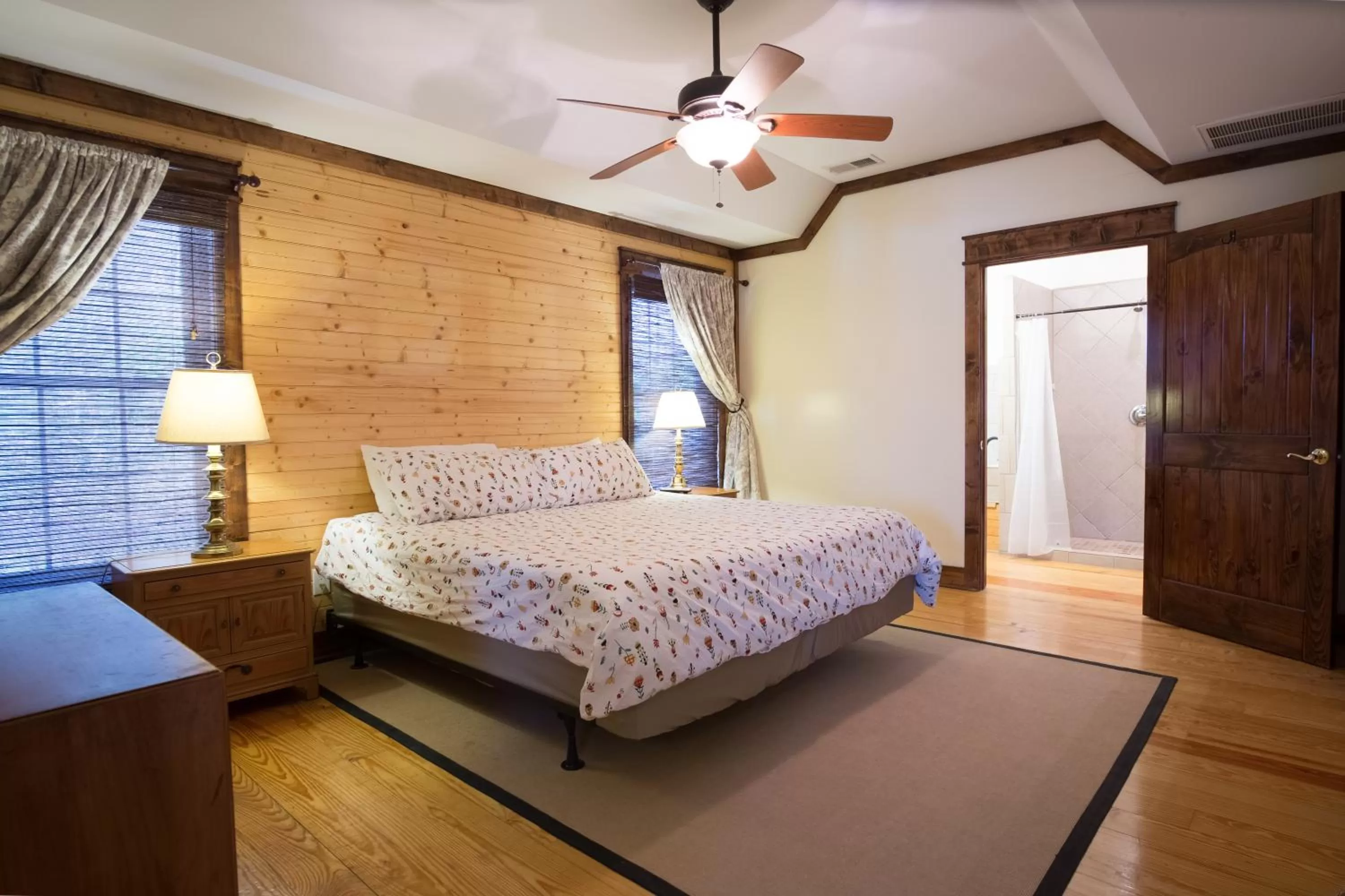 Bed in Swamp Rabbit Inn Travelers Rest