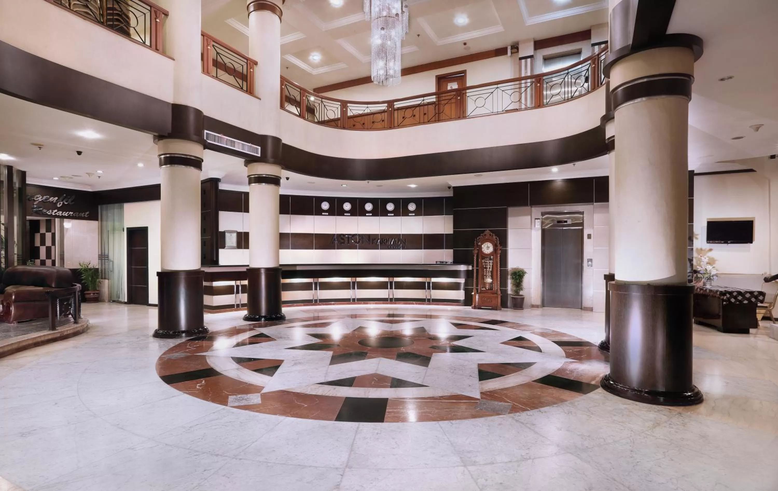 Lobby or reception in Aston Karimun City Hotel