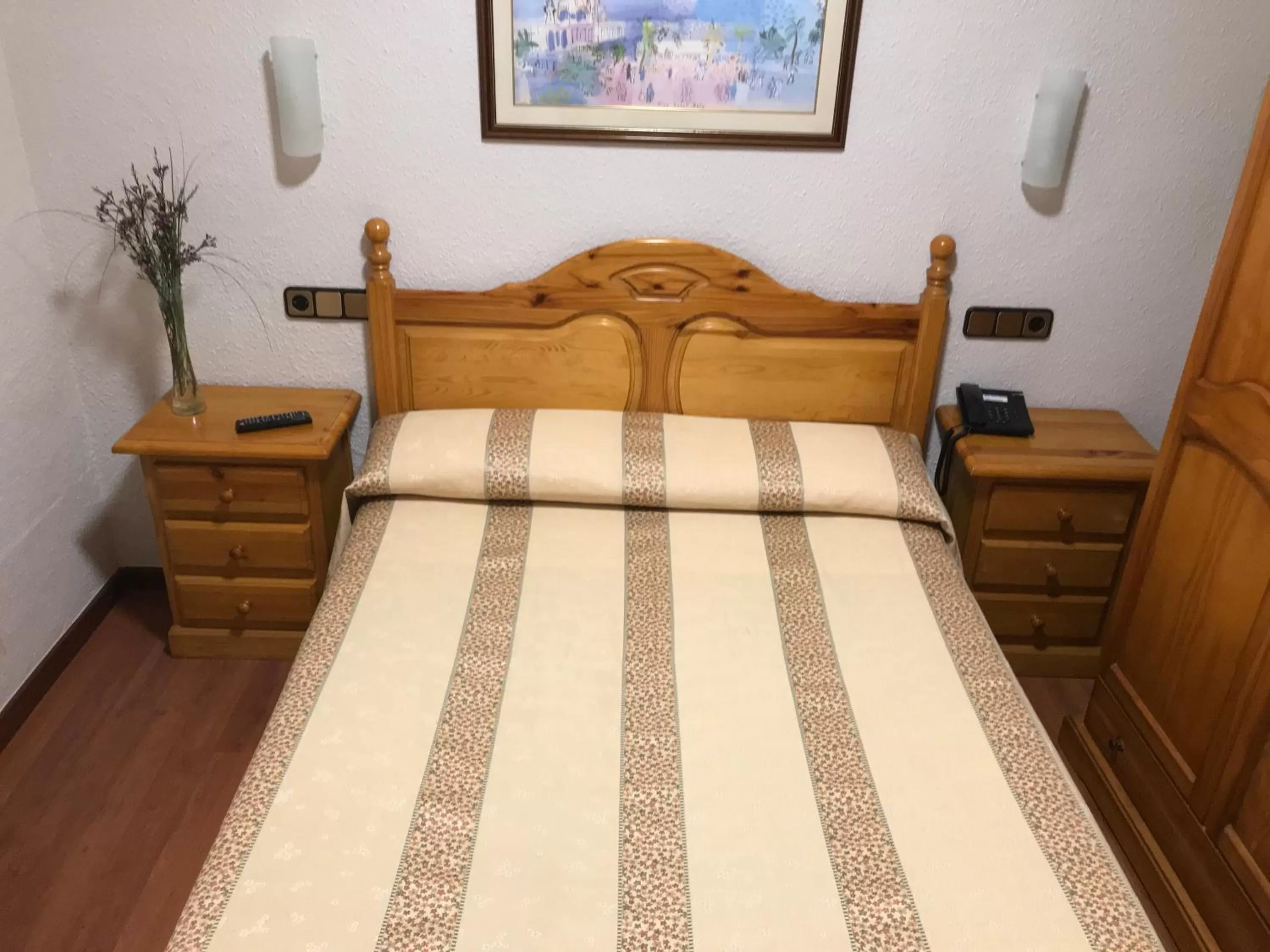 Bedroom, Bed in Hotel Pelayo