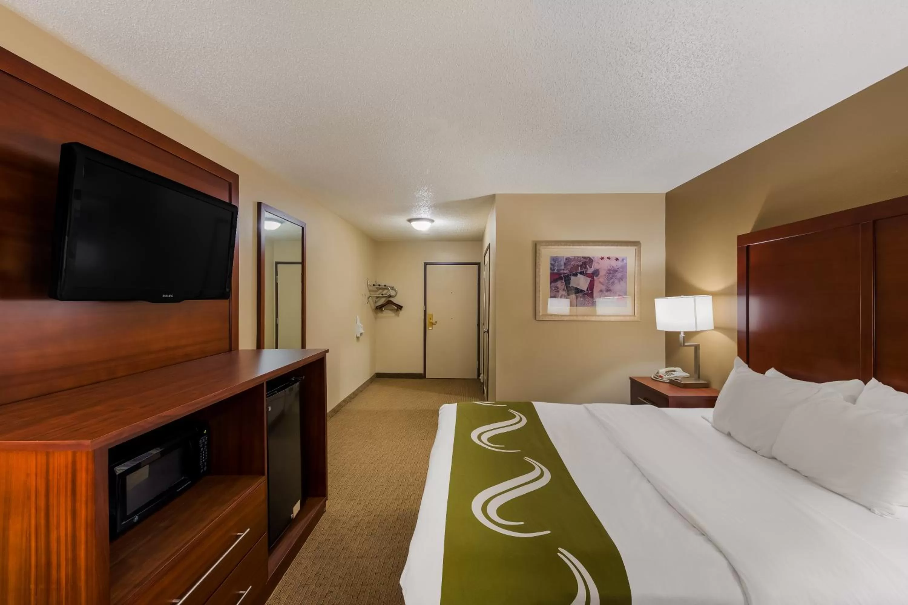 Bed in Quality Inn Marysville