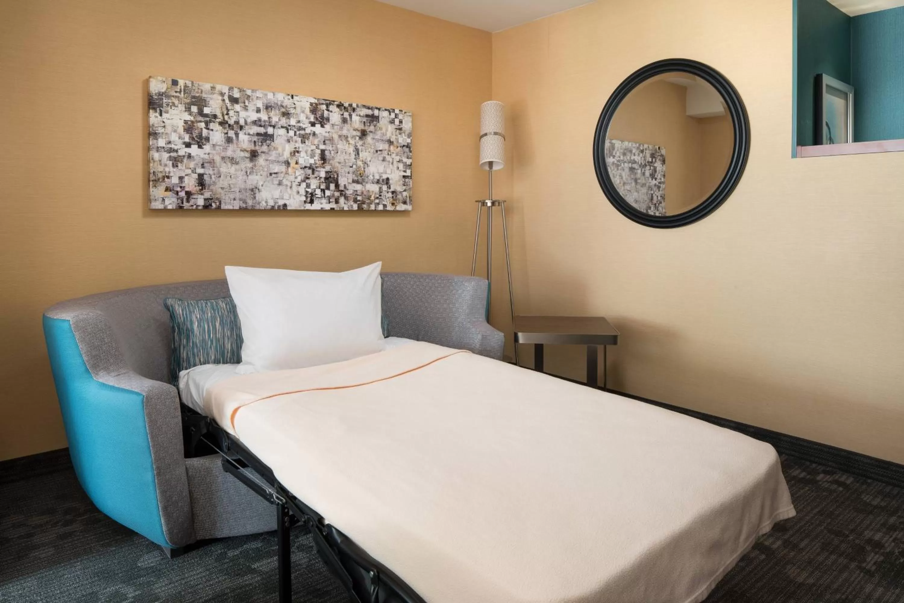 One-Bedroom King Suite - Mountain View in Courtyard by Marriott Glenwood Springs