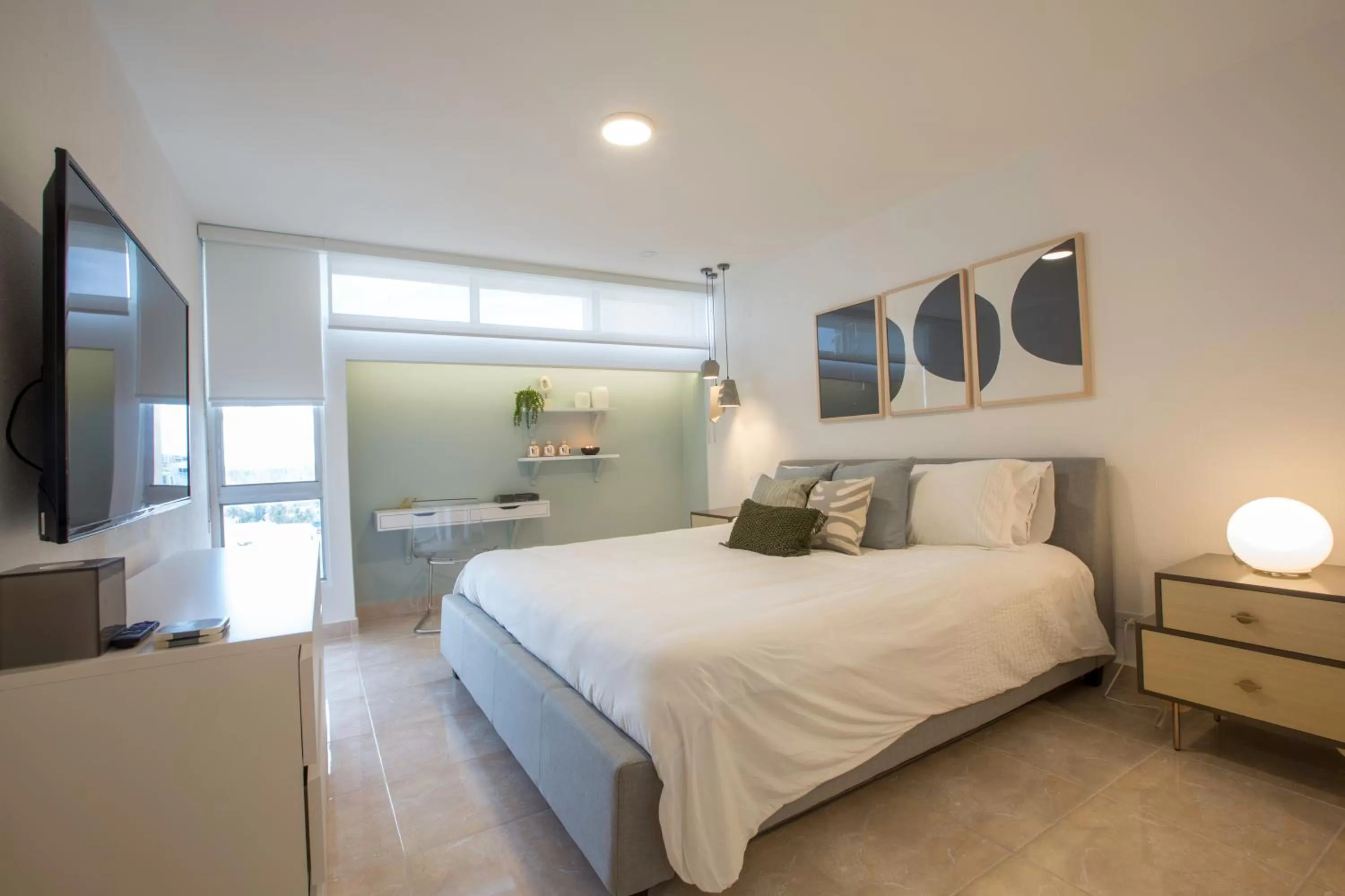 Bed in OCEAN VIEW DELUXE SUITE: PVT. BEACH & POOL