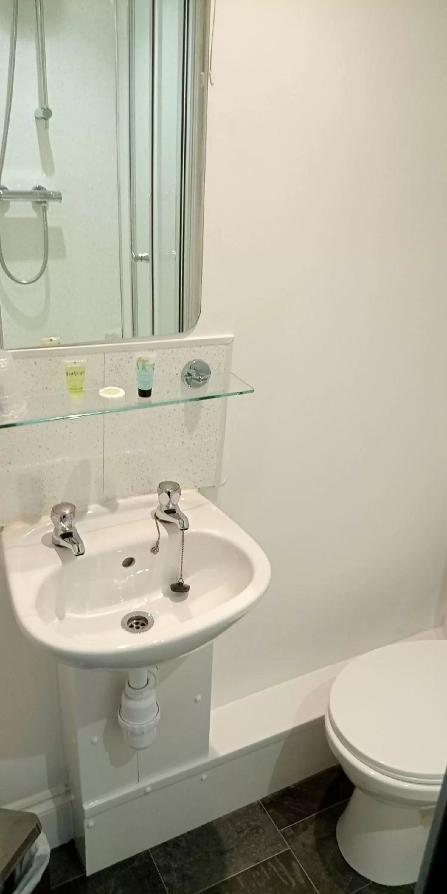 Bathroom in The Kynance House on Plymouth Hoe ,26 Ensuite Rooms