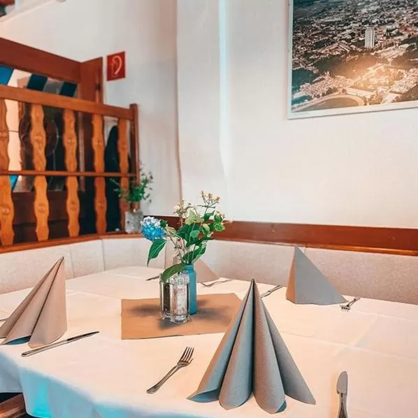 Restaurant/places to eat in Hotel Alexandra