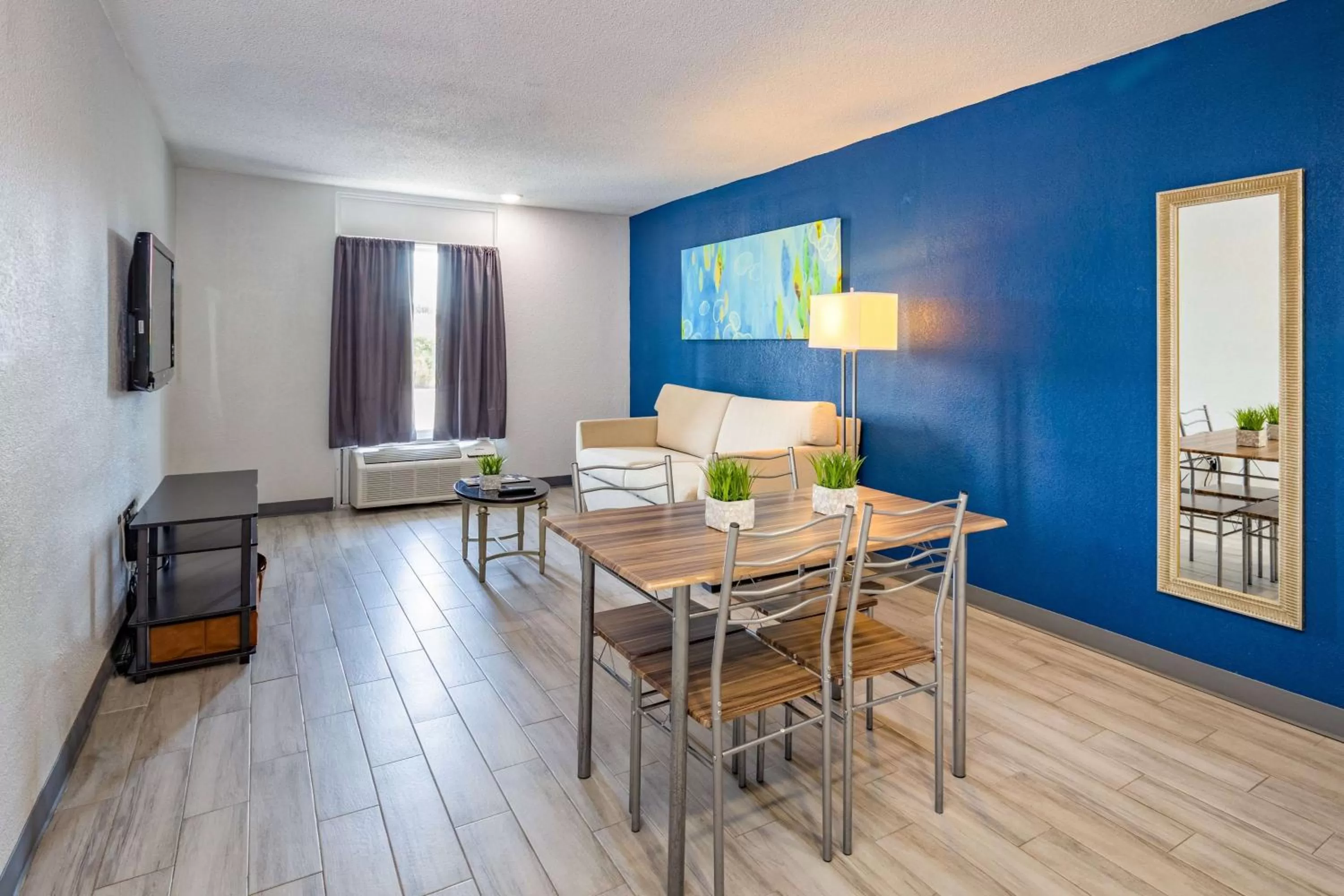 Photo of the whole room in Baymont by Wyndham Altamonte Springs