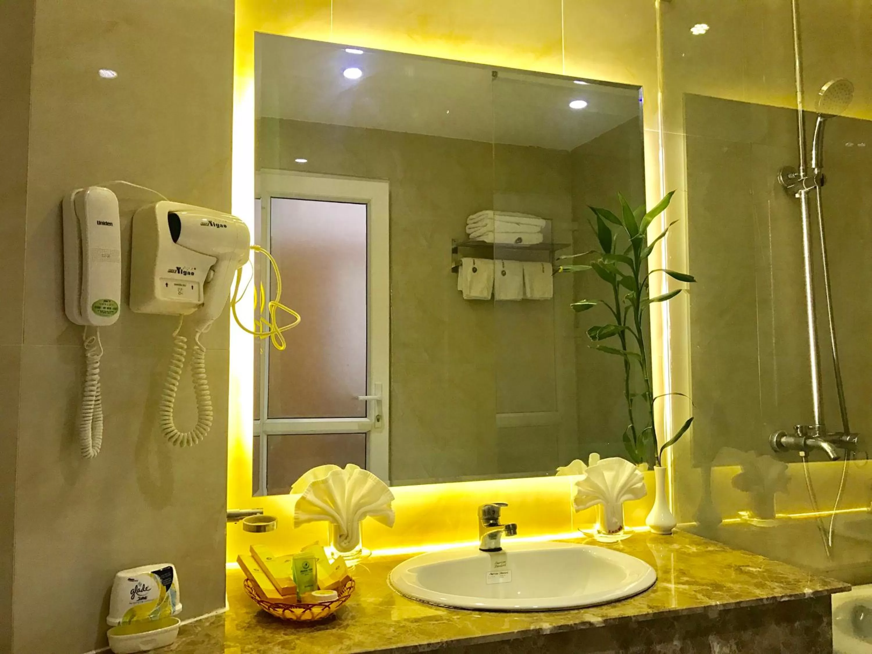 Hoang Yen Hotel