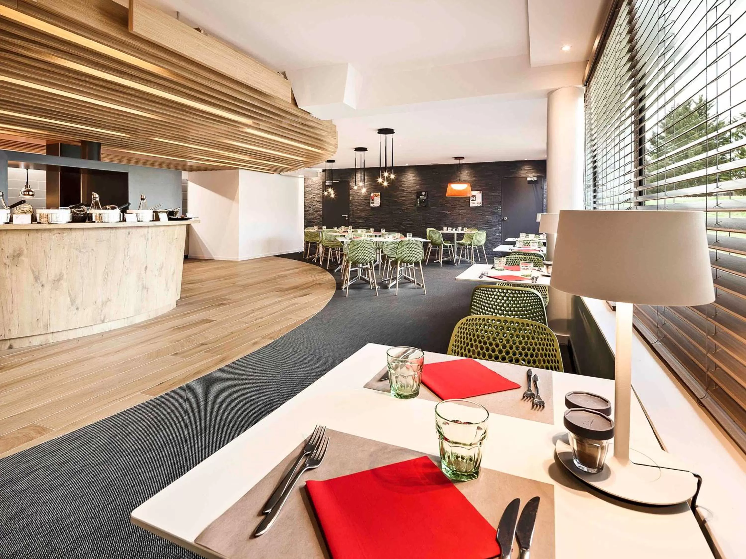 Restaurant/places to eat in ibis Poitiers Site du Futuroscope