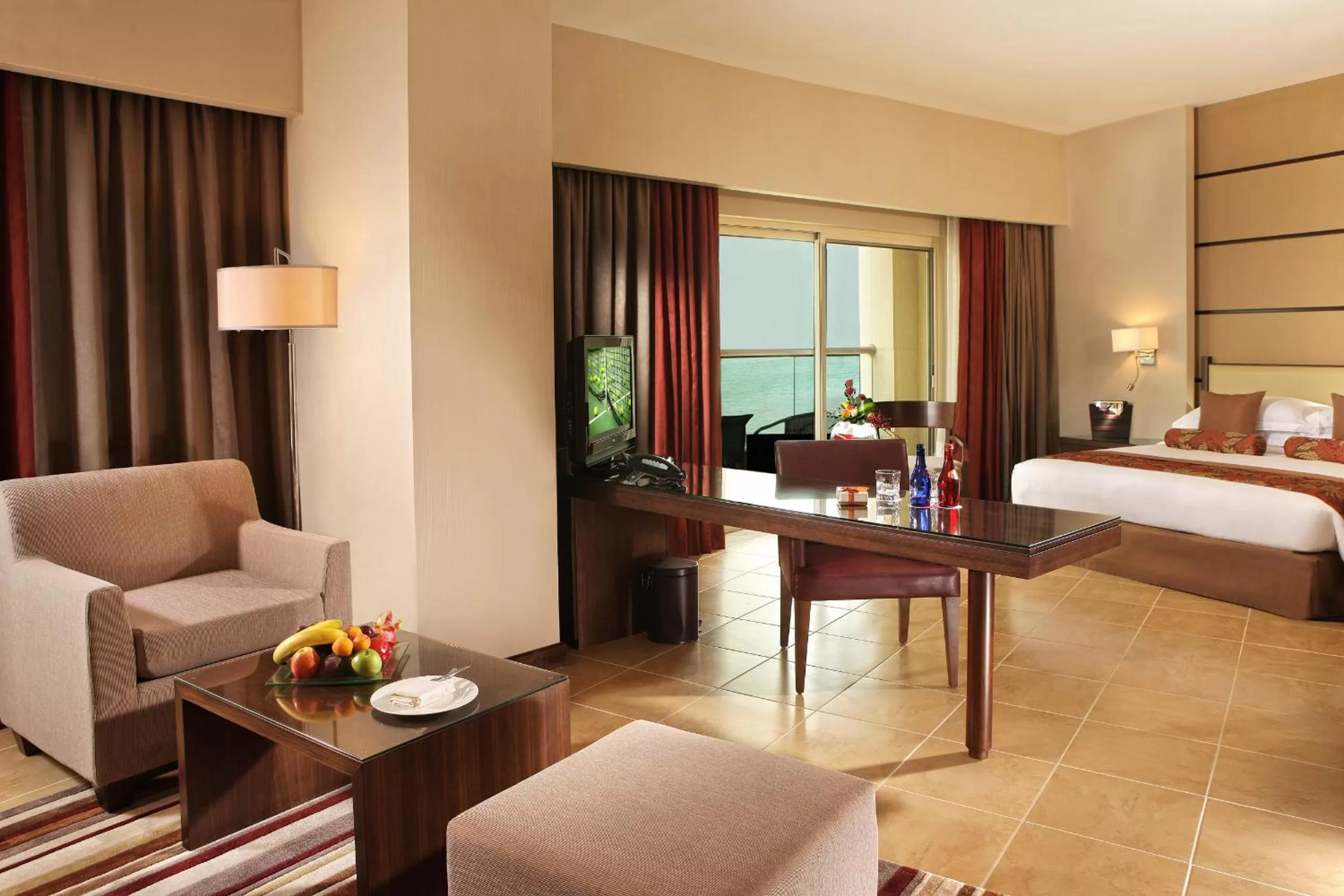 Photo of the whole room, Bed in Khalidiya Palace Rayhaan by Rotana, Abu Dhabi