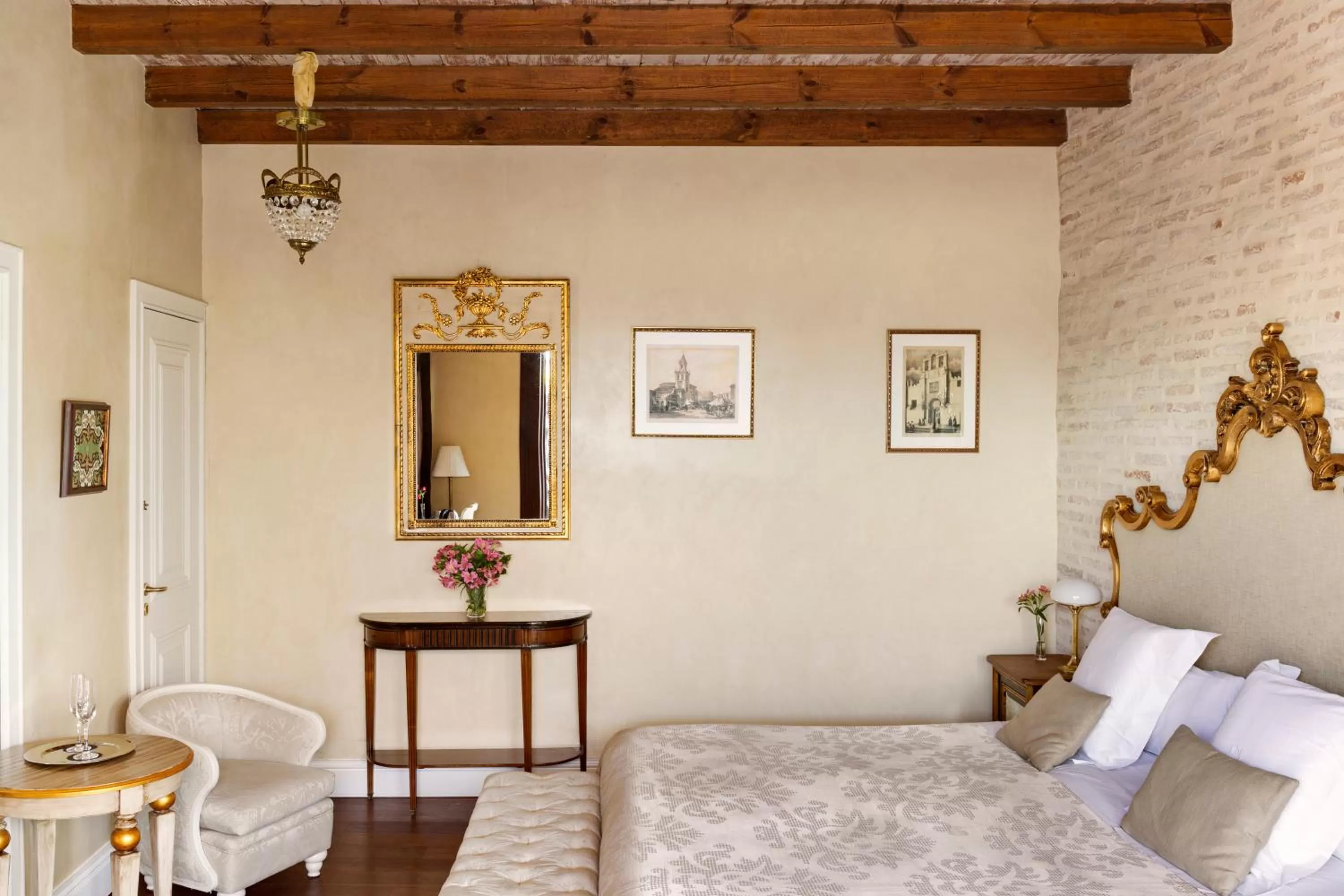 Photo of the whole room, Bed in Hotel Casa 1800 Sevilla