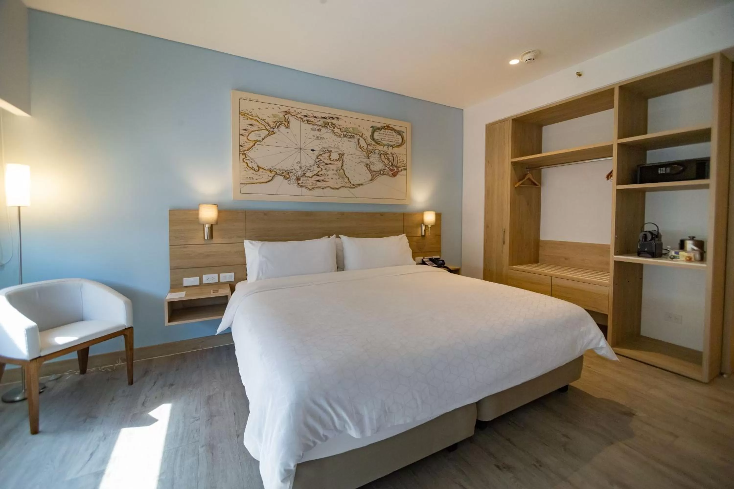 Bed in Holiday Inn Express Cartagena Manga by IHG