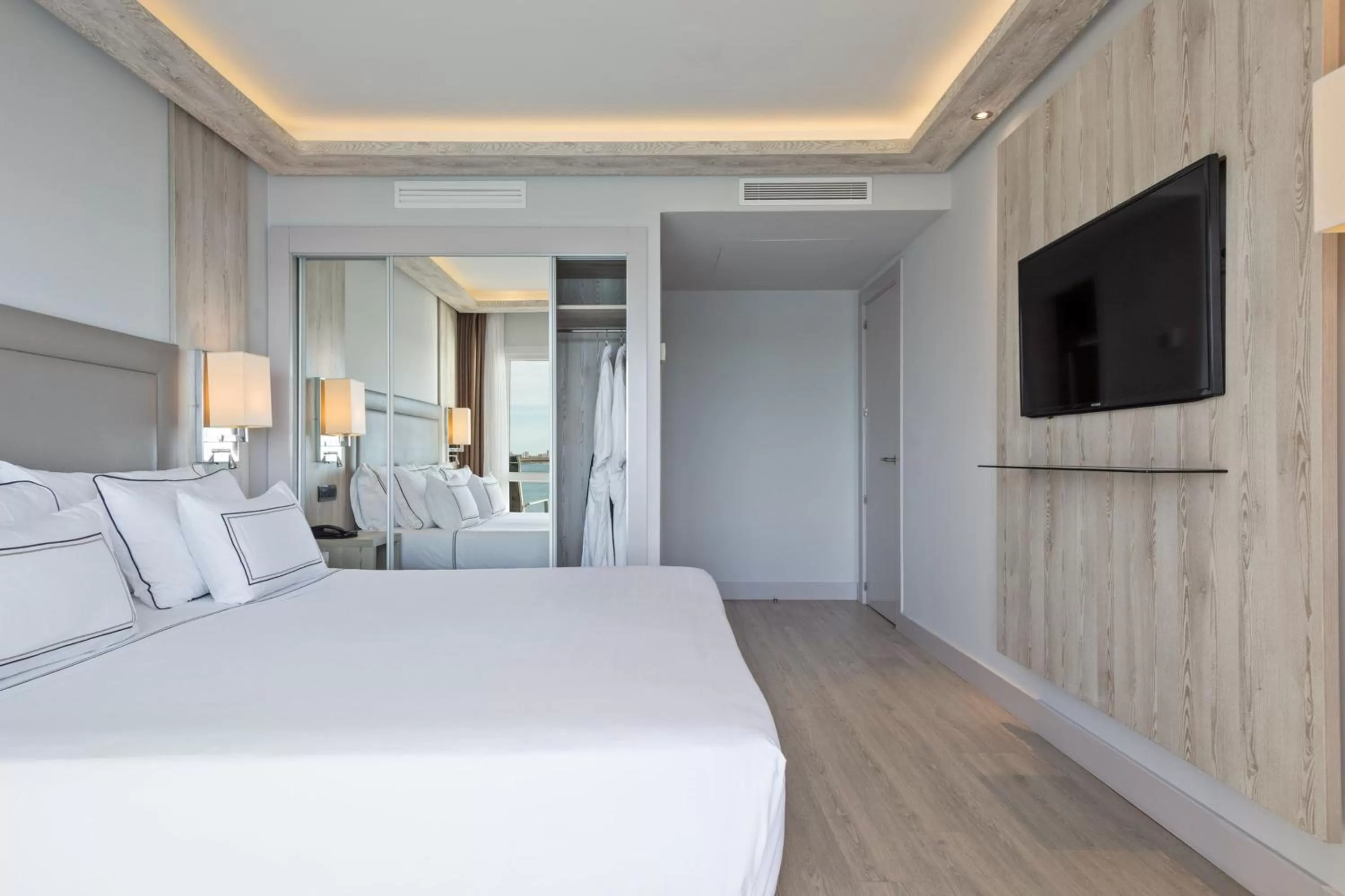 Bed in Melia Alicante