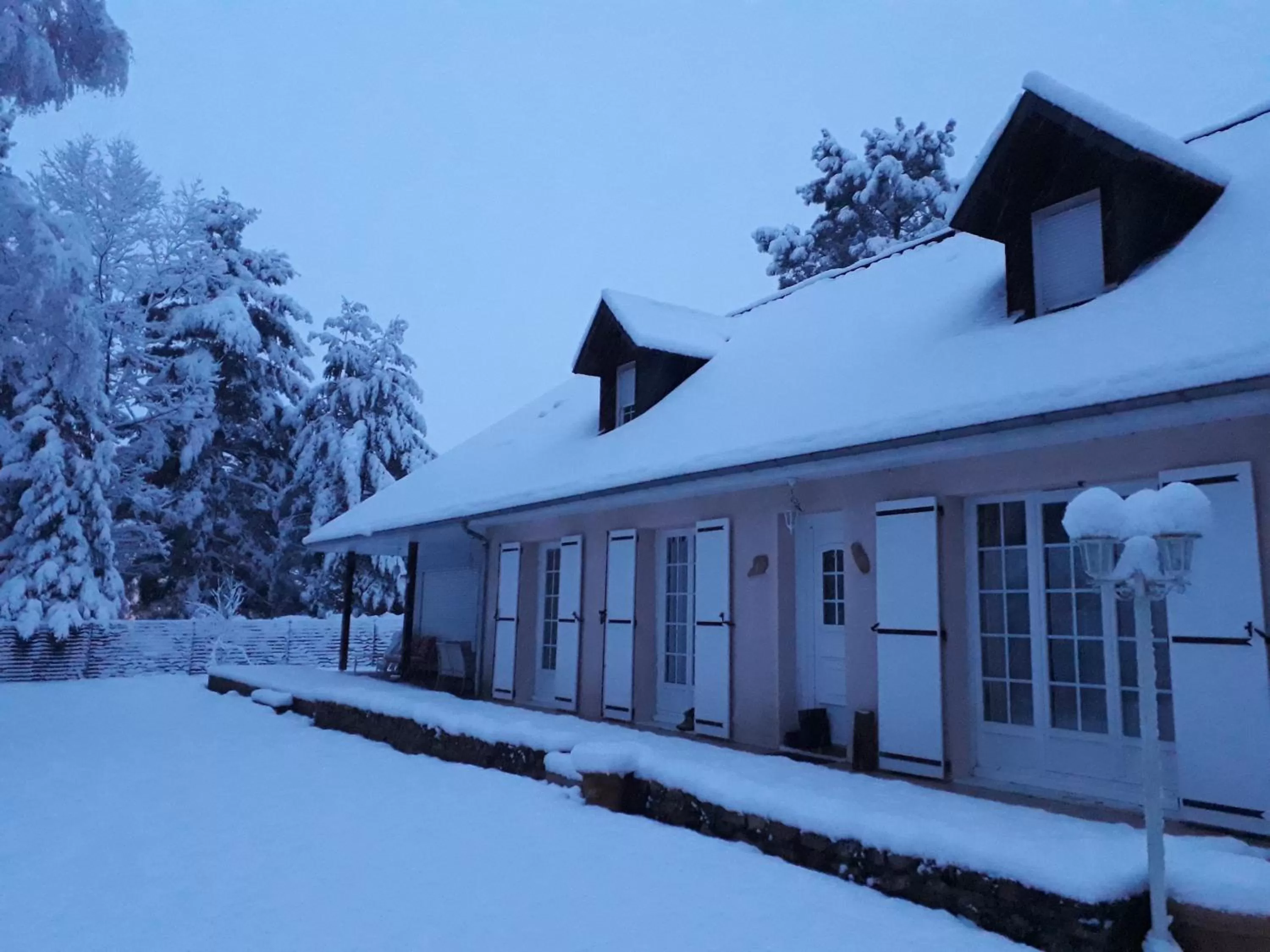 Winter in B&B La Forêt de Charmeuse