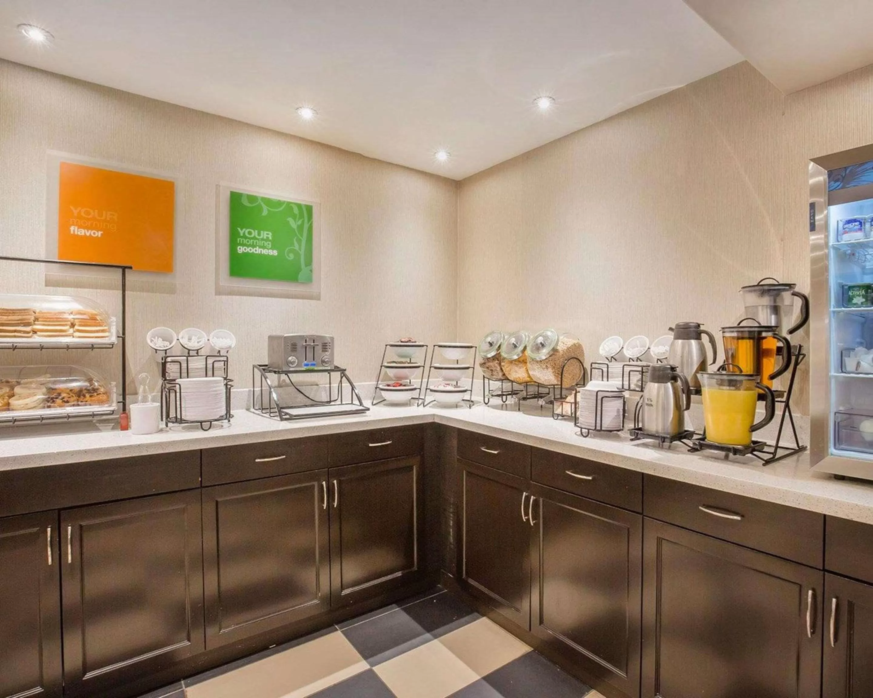 Restaurant/places to eat in Comfort Inn & Suites University