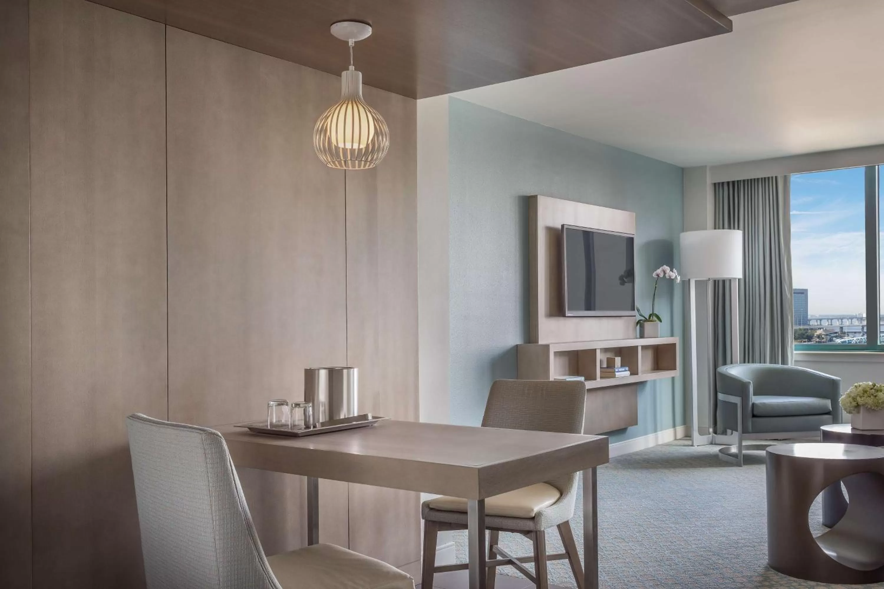 Photo of the whole room in Hyatt Regency Jacksonville Riverfront