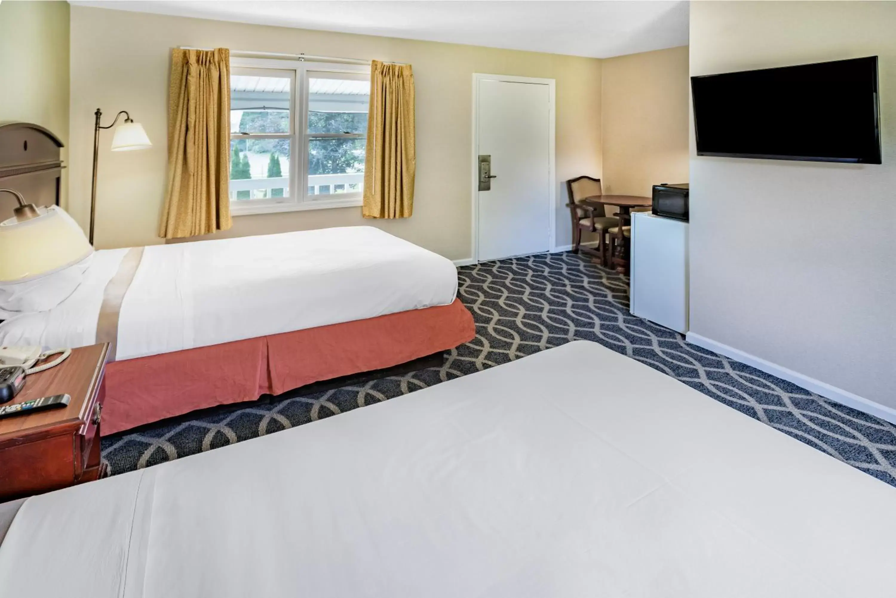 Queen Room with Two Queen Beds - Non-Smoking in Travelodge by Wyndham Great Barrington Berkshires Queen Room with Two Queen Beds - Non-Smoking in Travelodge by Wyndham Great Barrington Berkshires