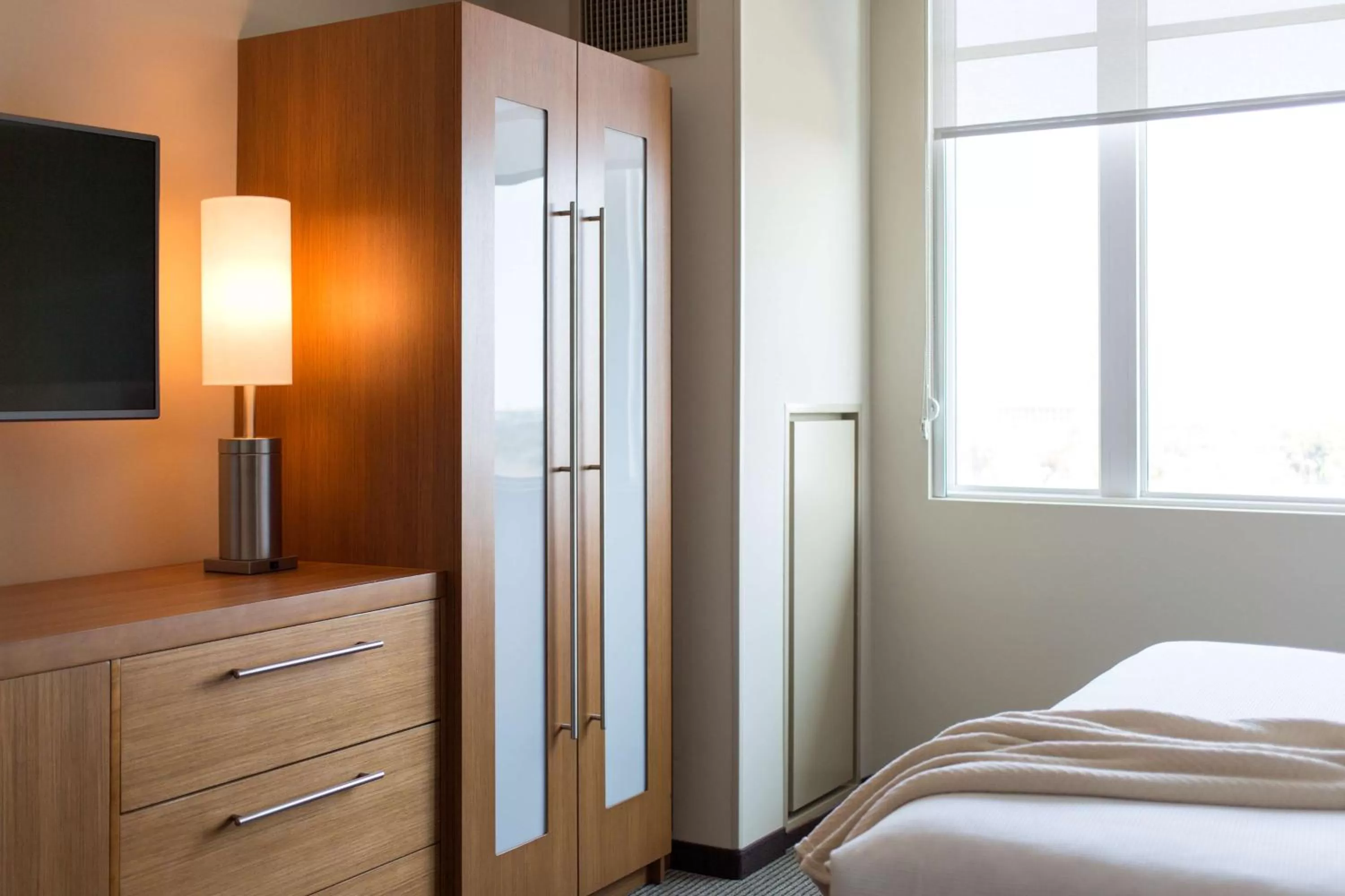 Photo of the whole room in Hyatt Place Charleston - Historic District