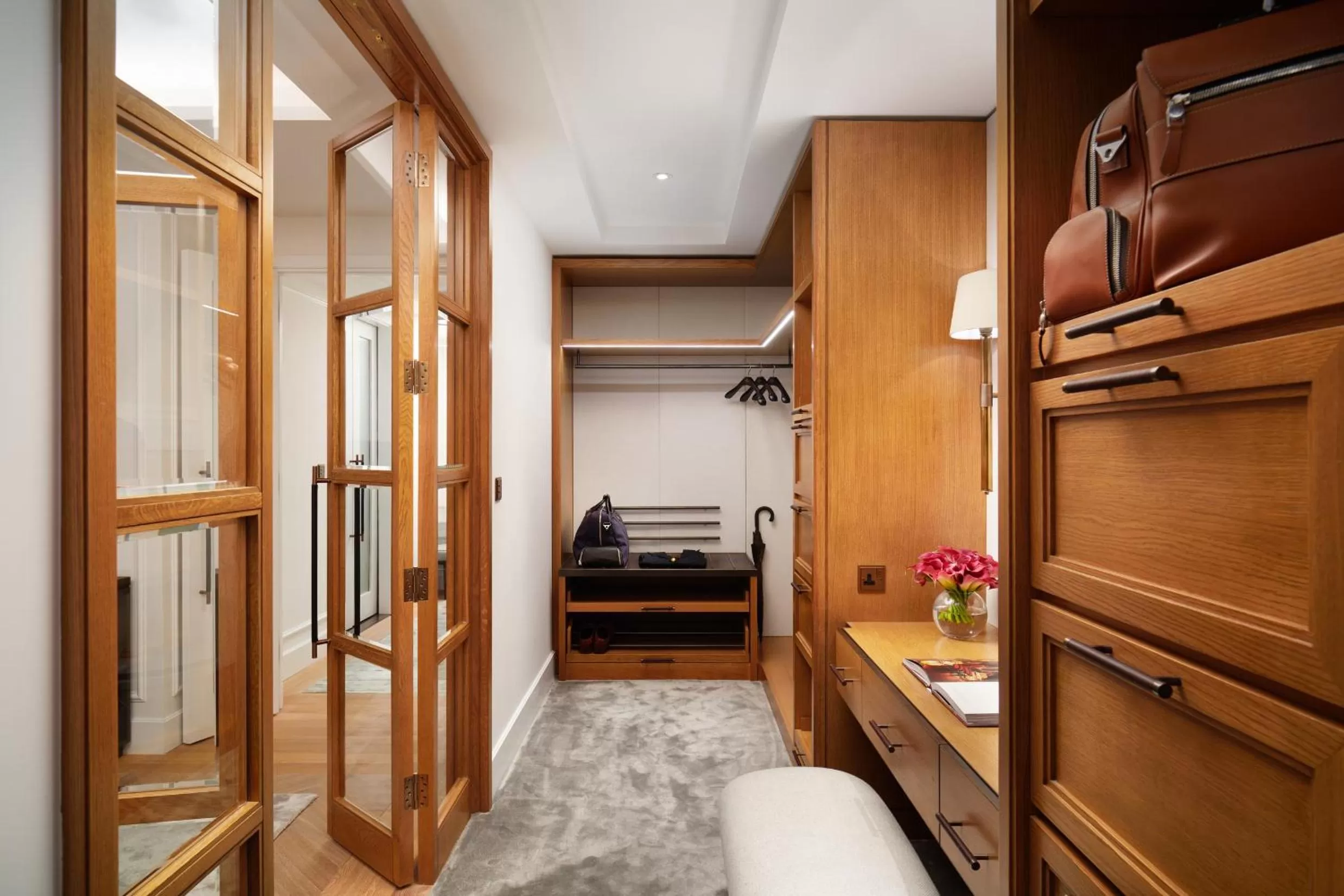 wardrobe, Bed in Corinthia London