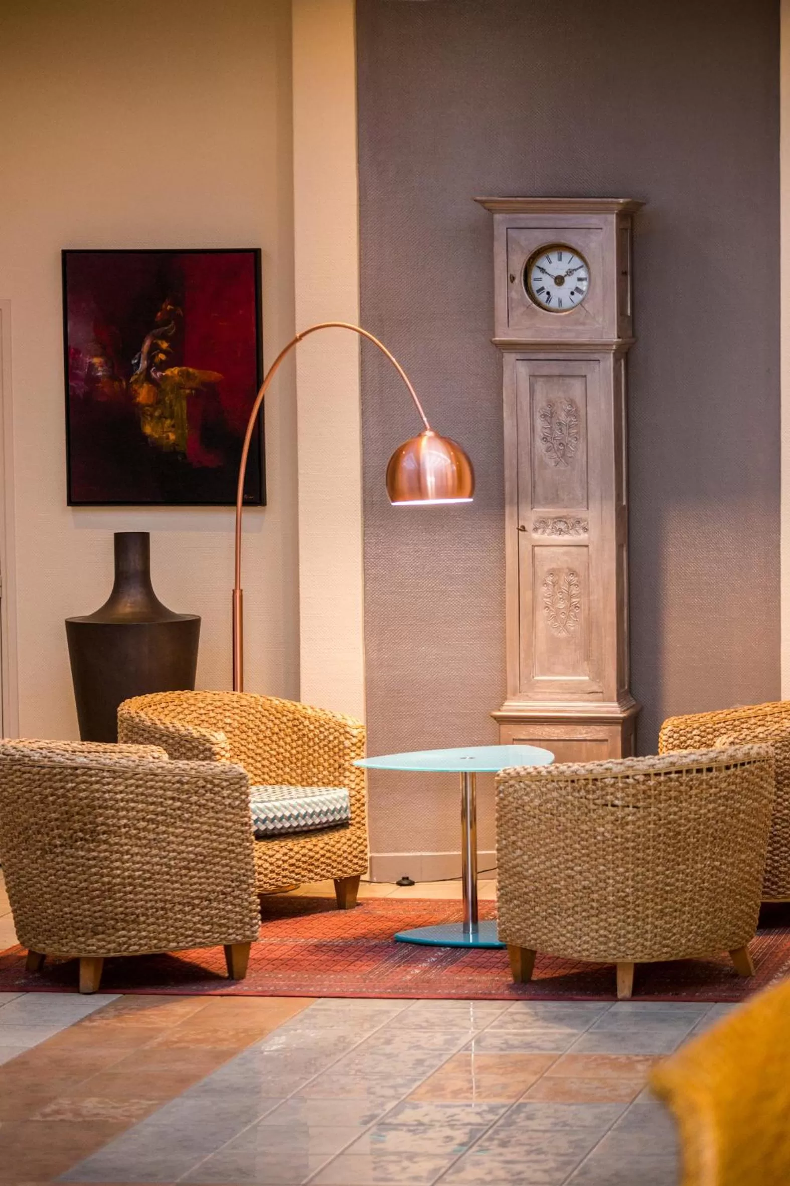 Lounge or bar in Best Western Hôtel Des Voyageurs