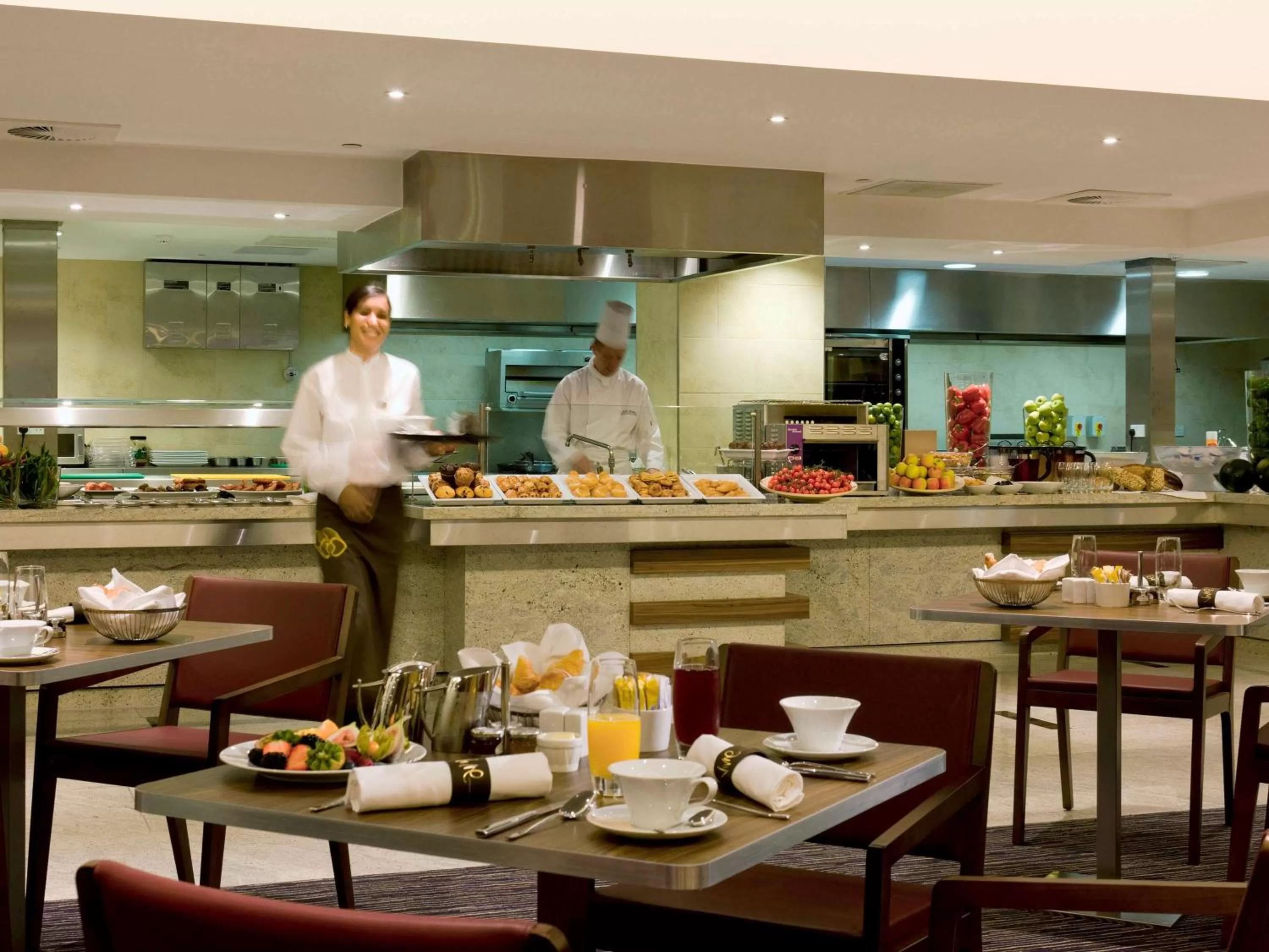 Restaurant/places to eat in Sofitel London Heathrow