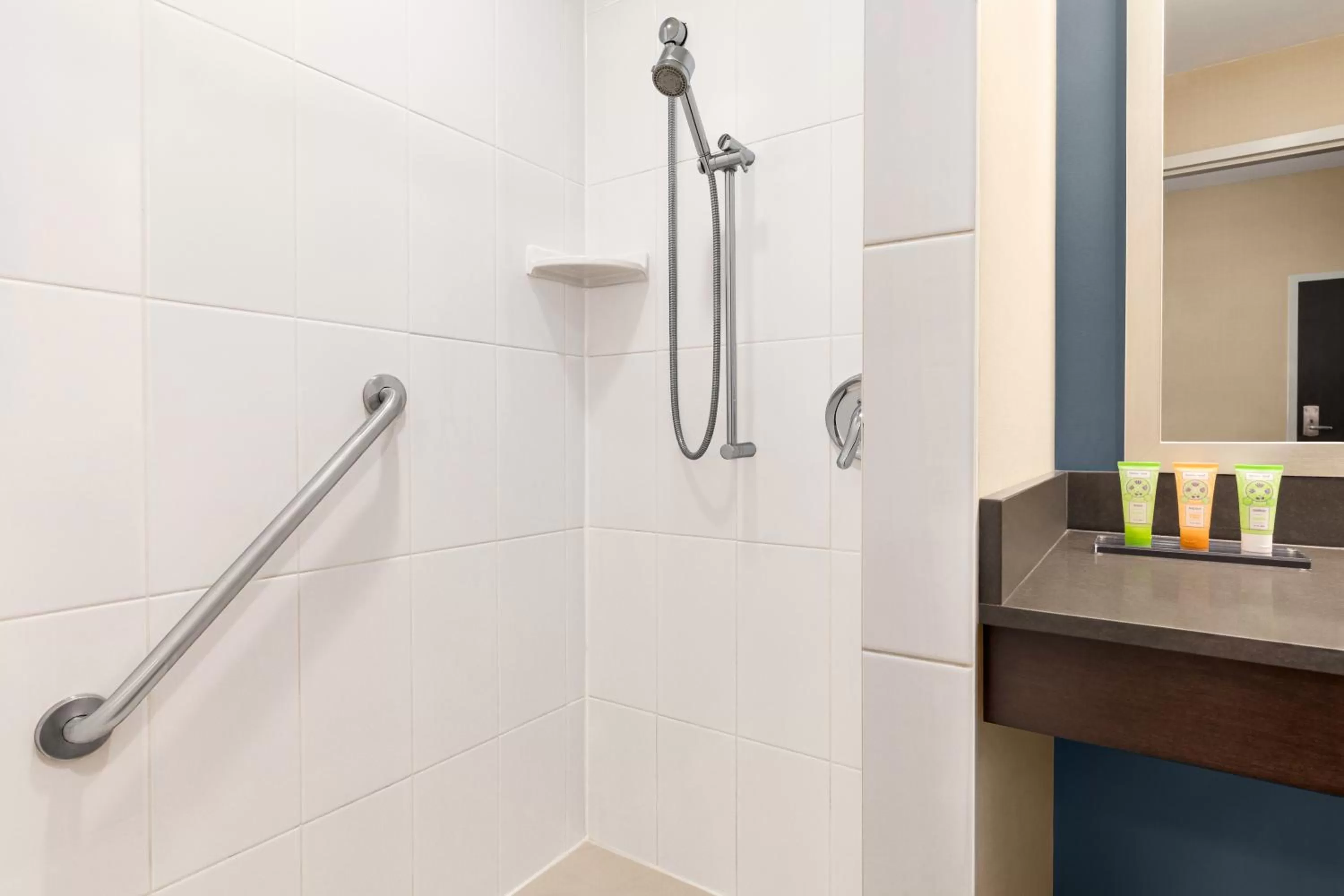 Shower in Wyndham Garden Niagara Falls Fallsview