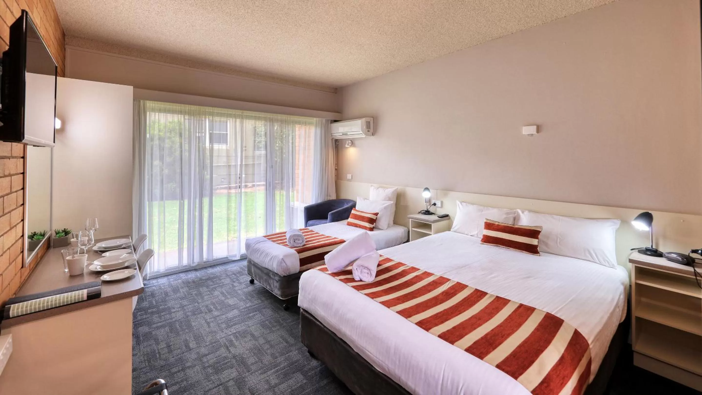 Bed in Court Street Motel