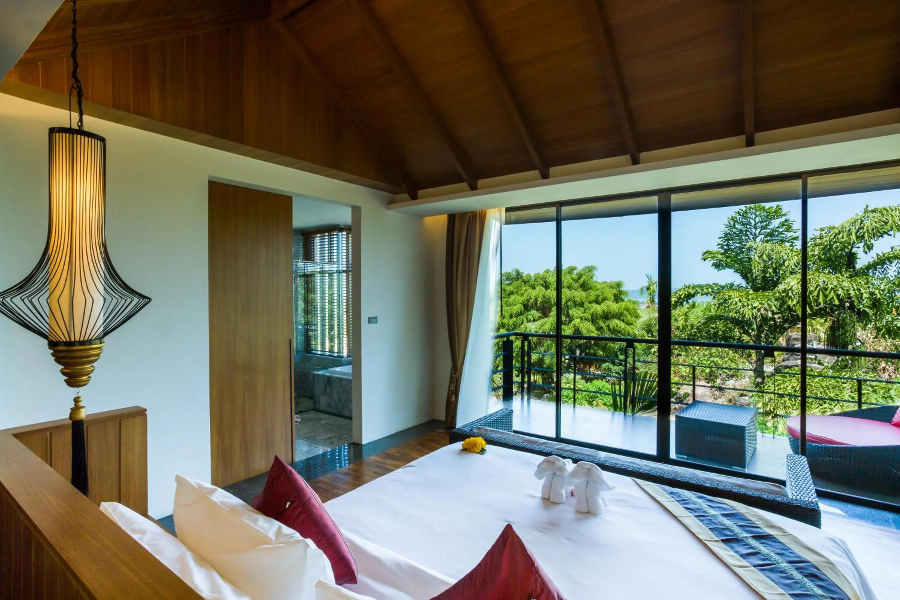 Bed in Chalong Chalet Resort