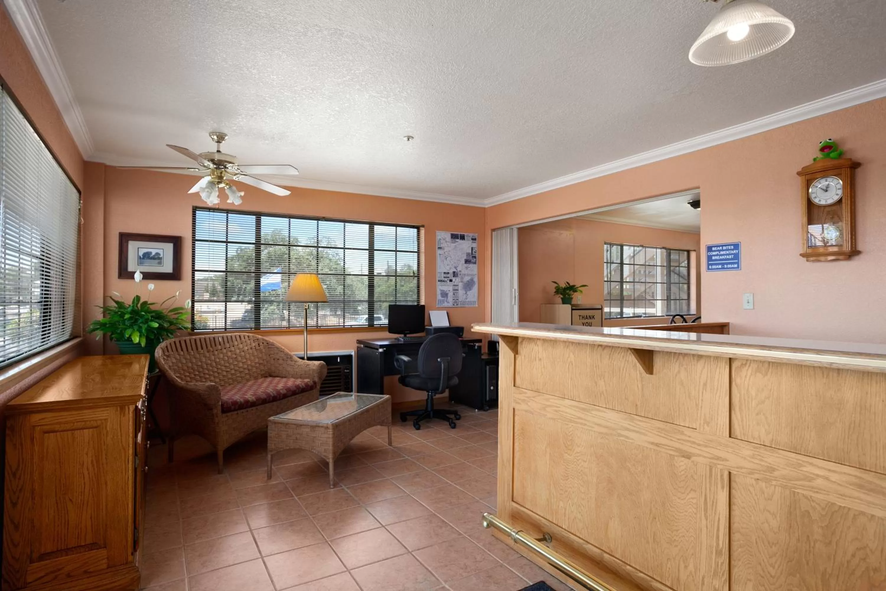 Facade/entrance in Travelodge by Wyndham Angels Camp CA