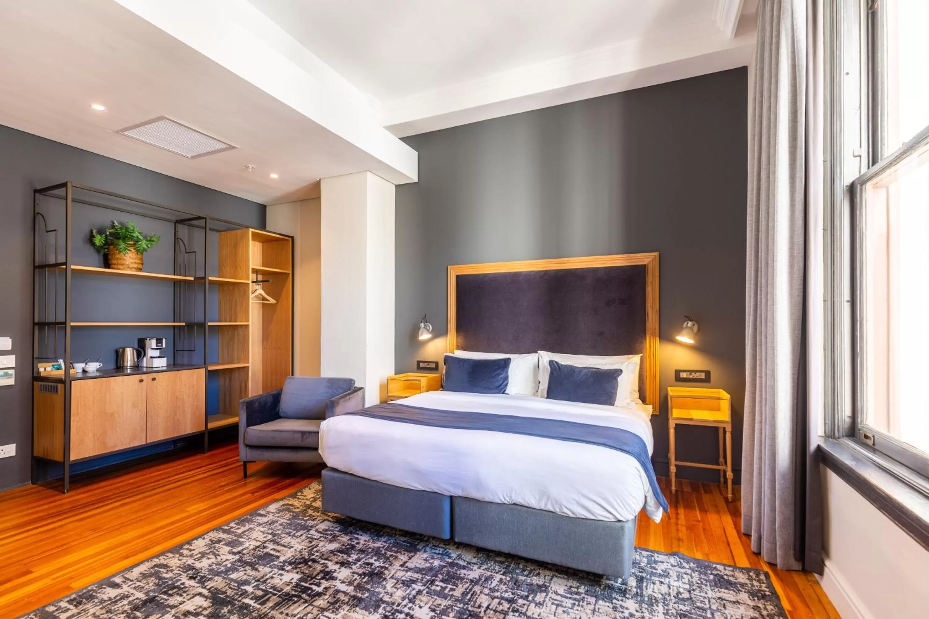 Bed in Old Bank Hotel - Lion Roars Hotels & Lodges