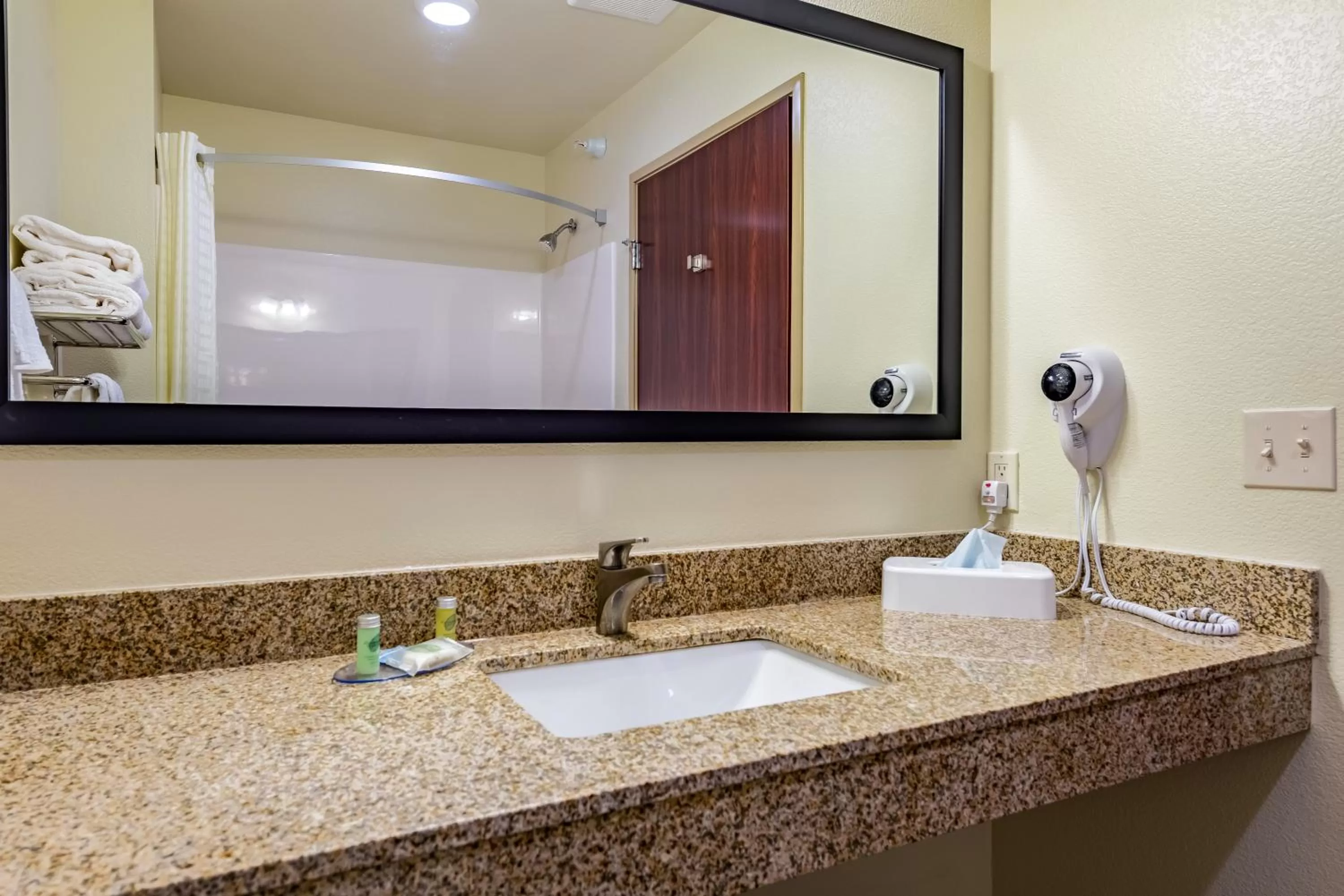 Bathroom in Cobblestone Hotel & Suites - Hutchinson