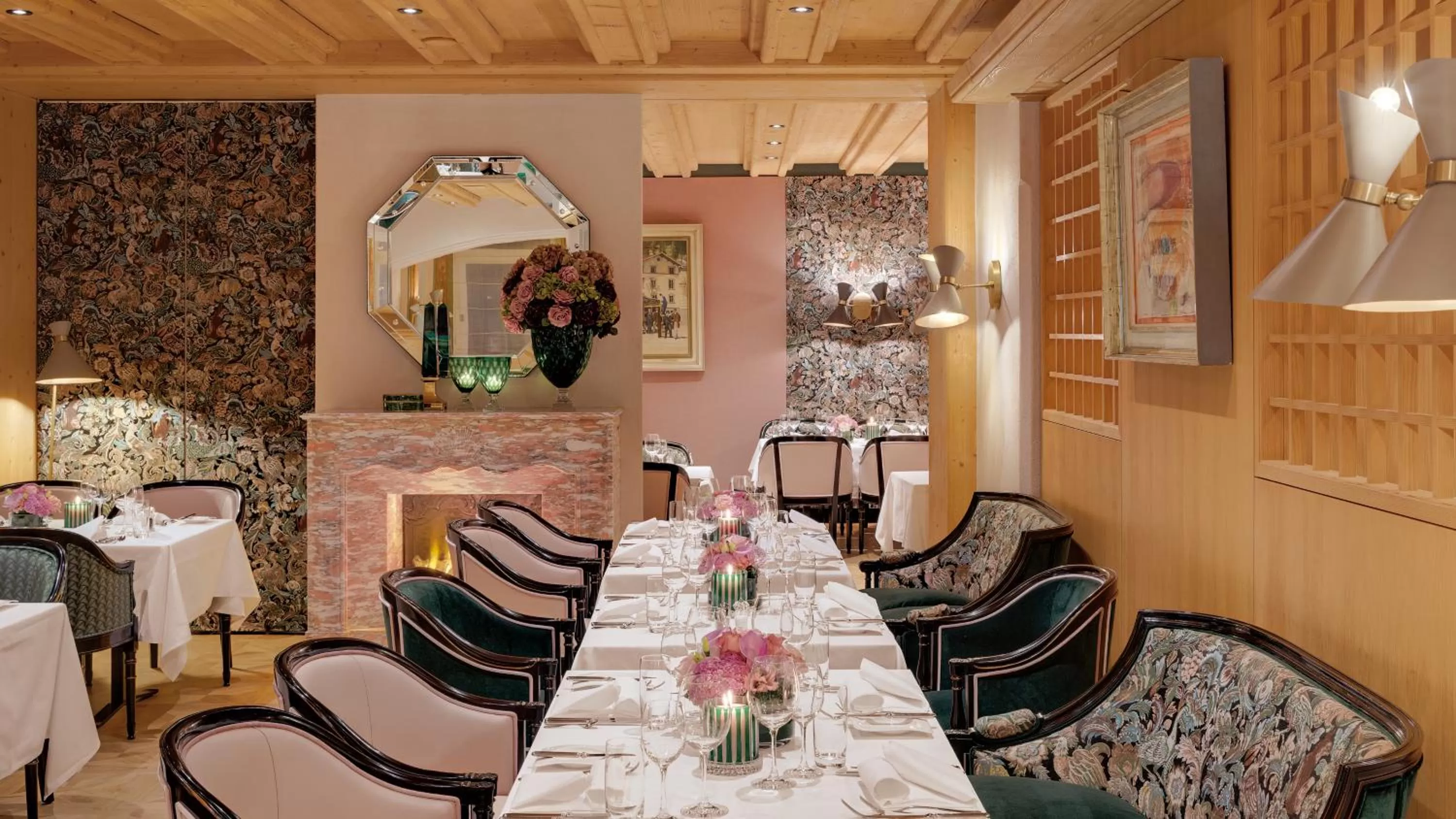 Restaurant/places to eat in Morosani Posthotel