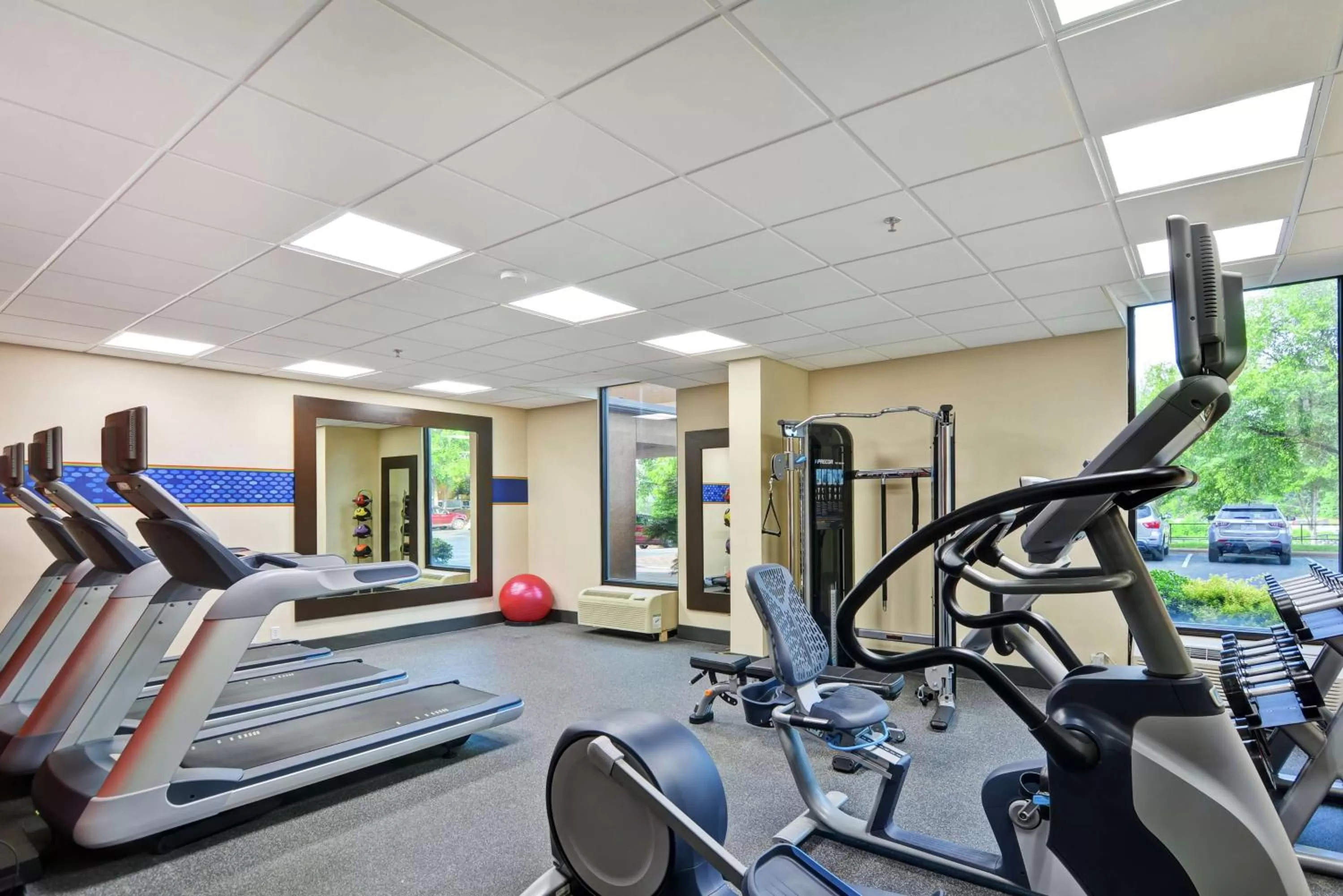 Fitness centre/facilities in Hampton Inn Charlotte-Gastonia