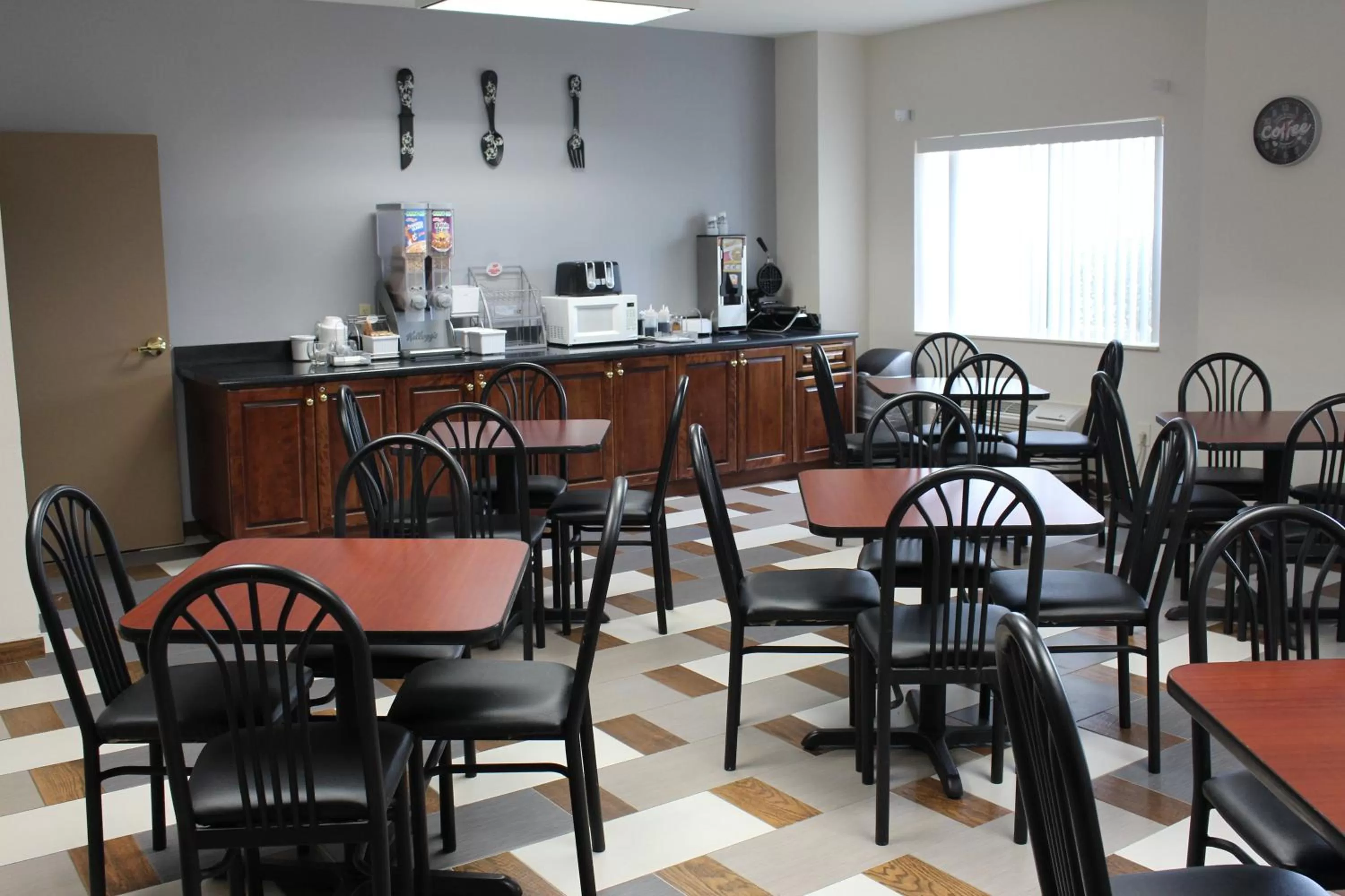 Food and drinks in Super 8 by Wyndham Union