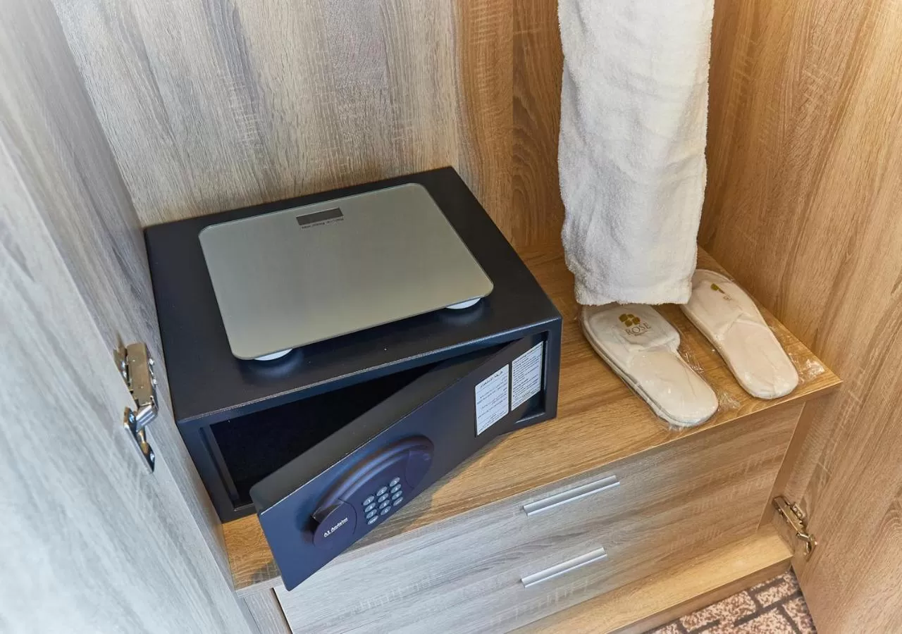 Bedroom in Rose Plaza Hotel Al Barsha