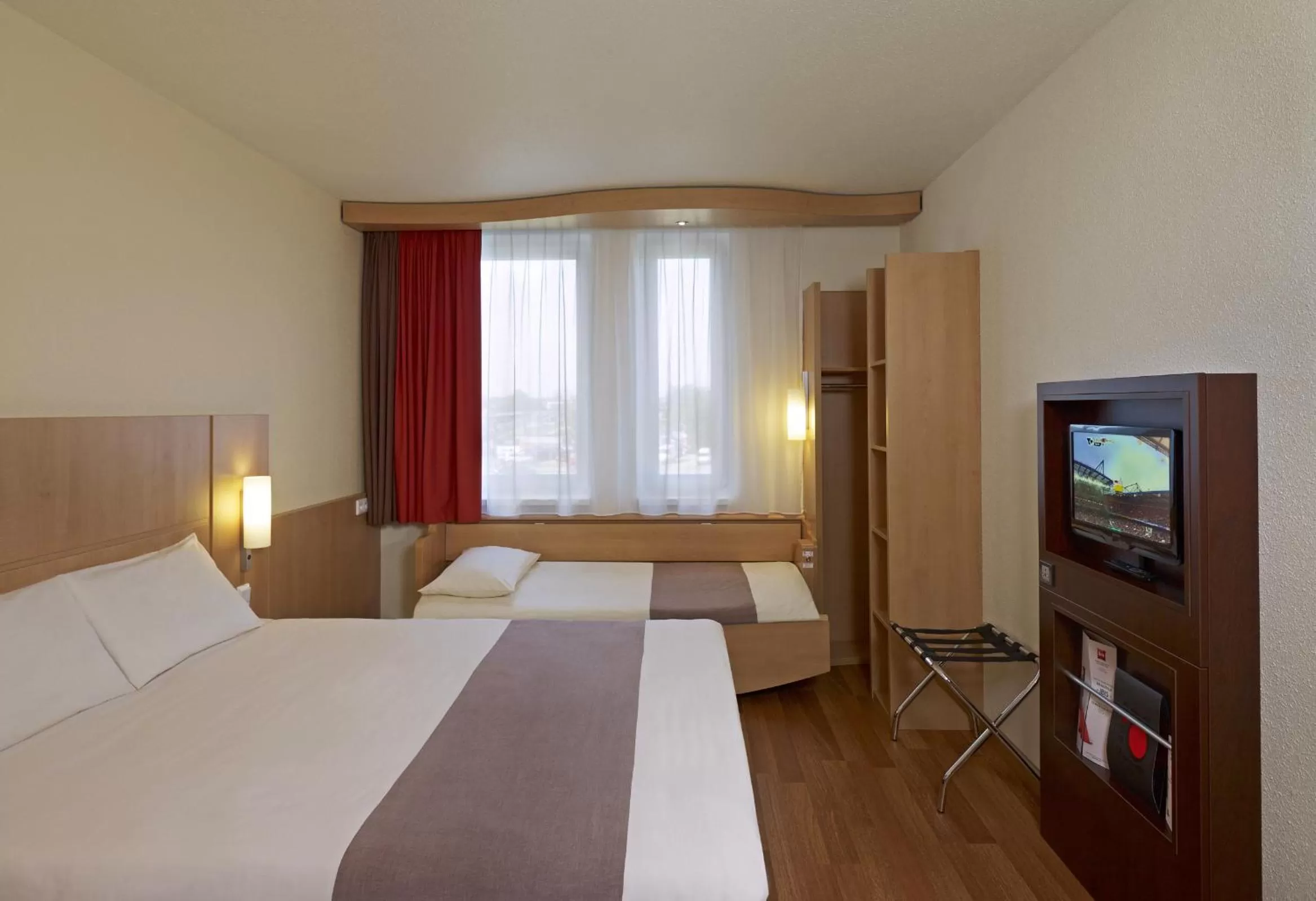 Photo of the whole room, Bed in Ibis Kraków Stare Miasto