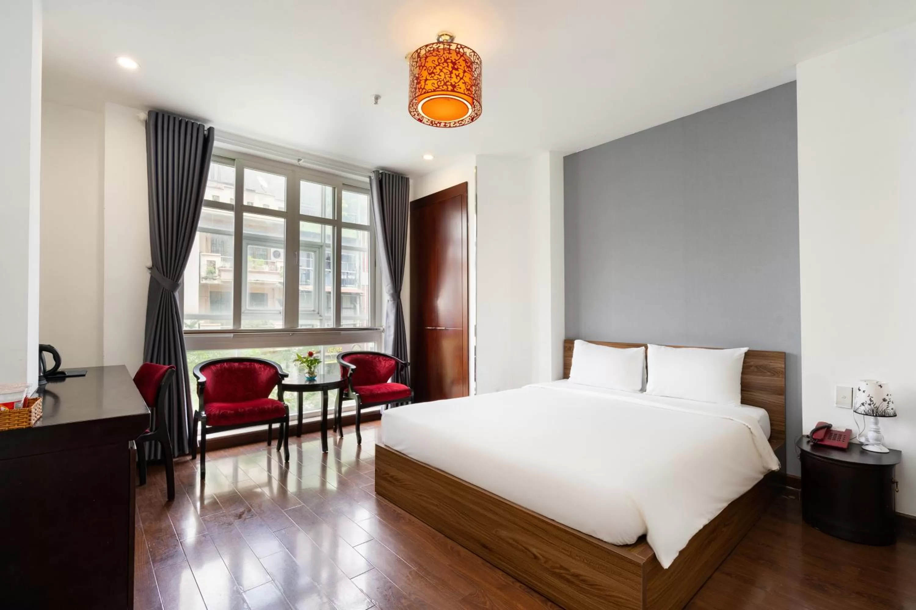 View (from property/room), Bed in A&A Toronto Hotel