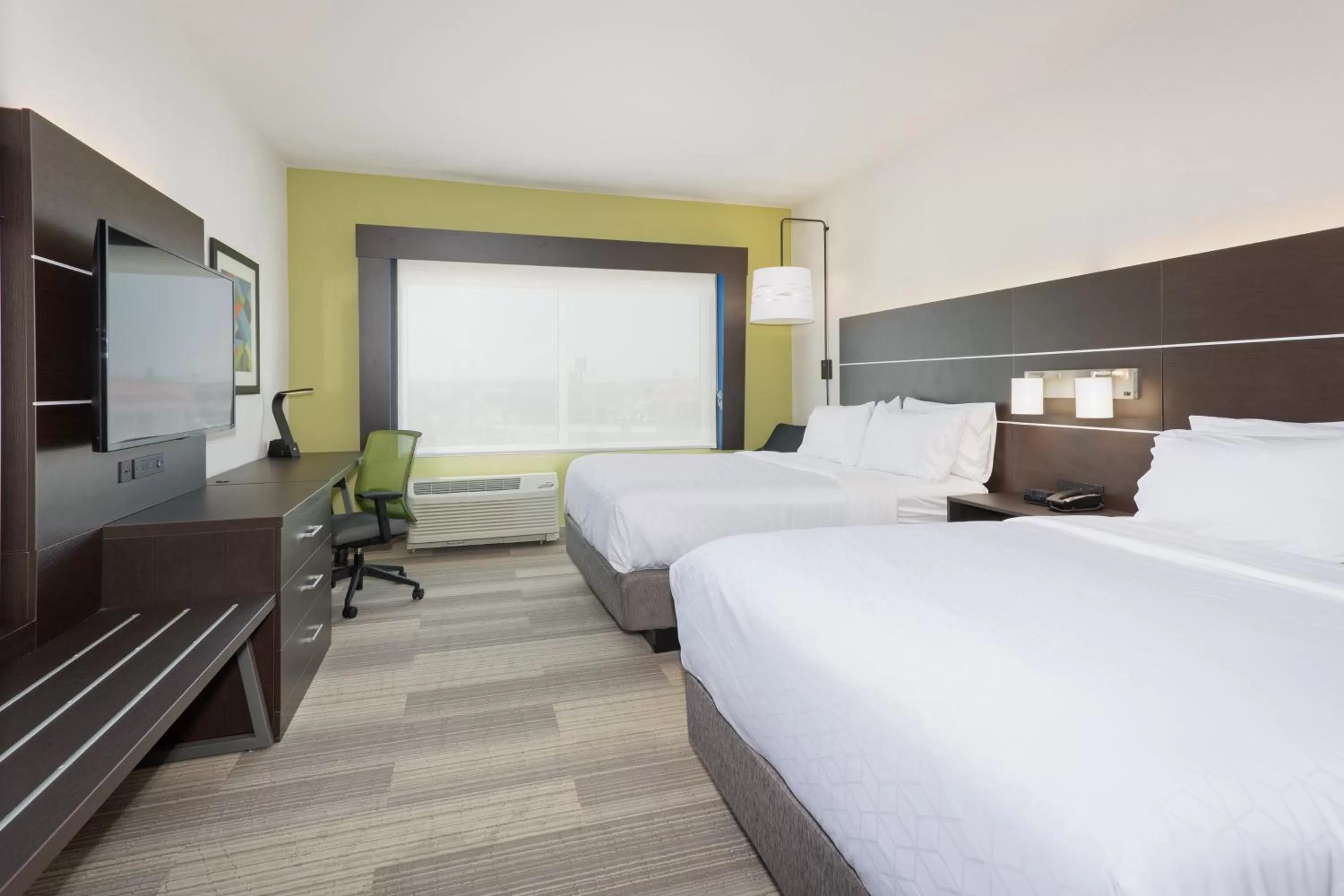 Photo of the whole room, Bed in Holiday Inn Express & Suites - Firestone - Longmont by IHG