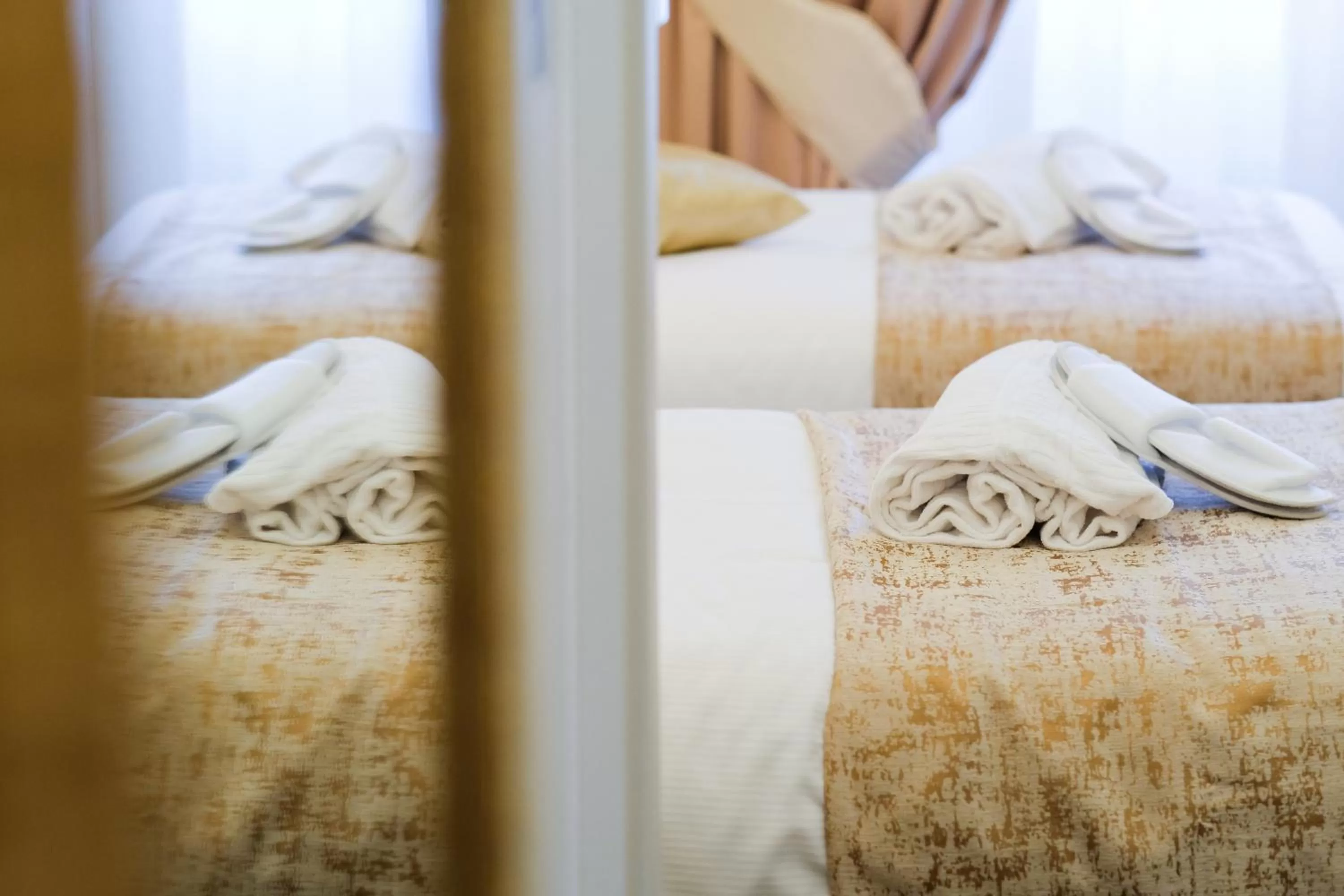 towels, Bed in B&B Kingsman