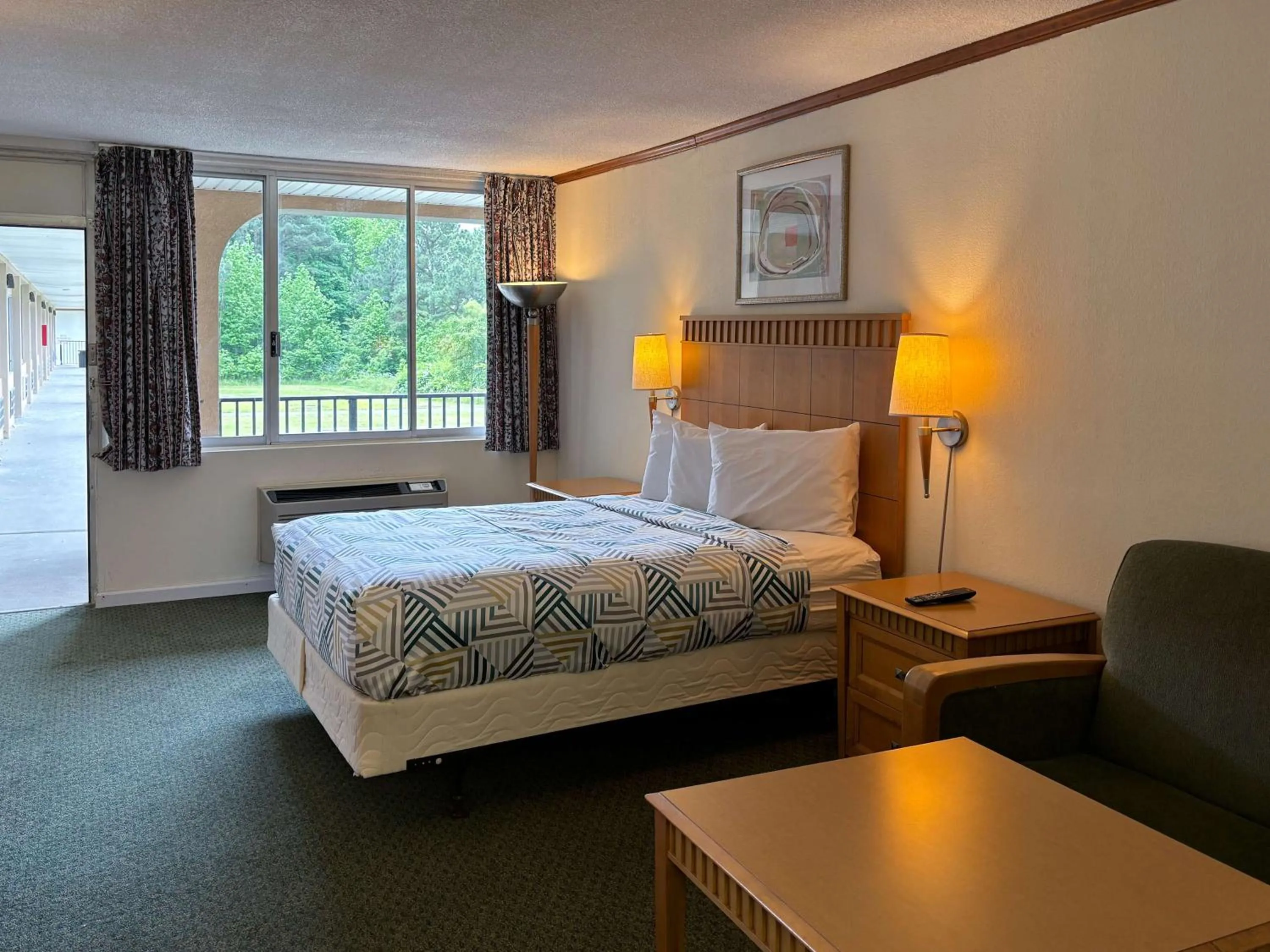 Bedroom, Bed in Americas Best Value Inn-Pocomoke City