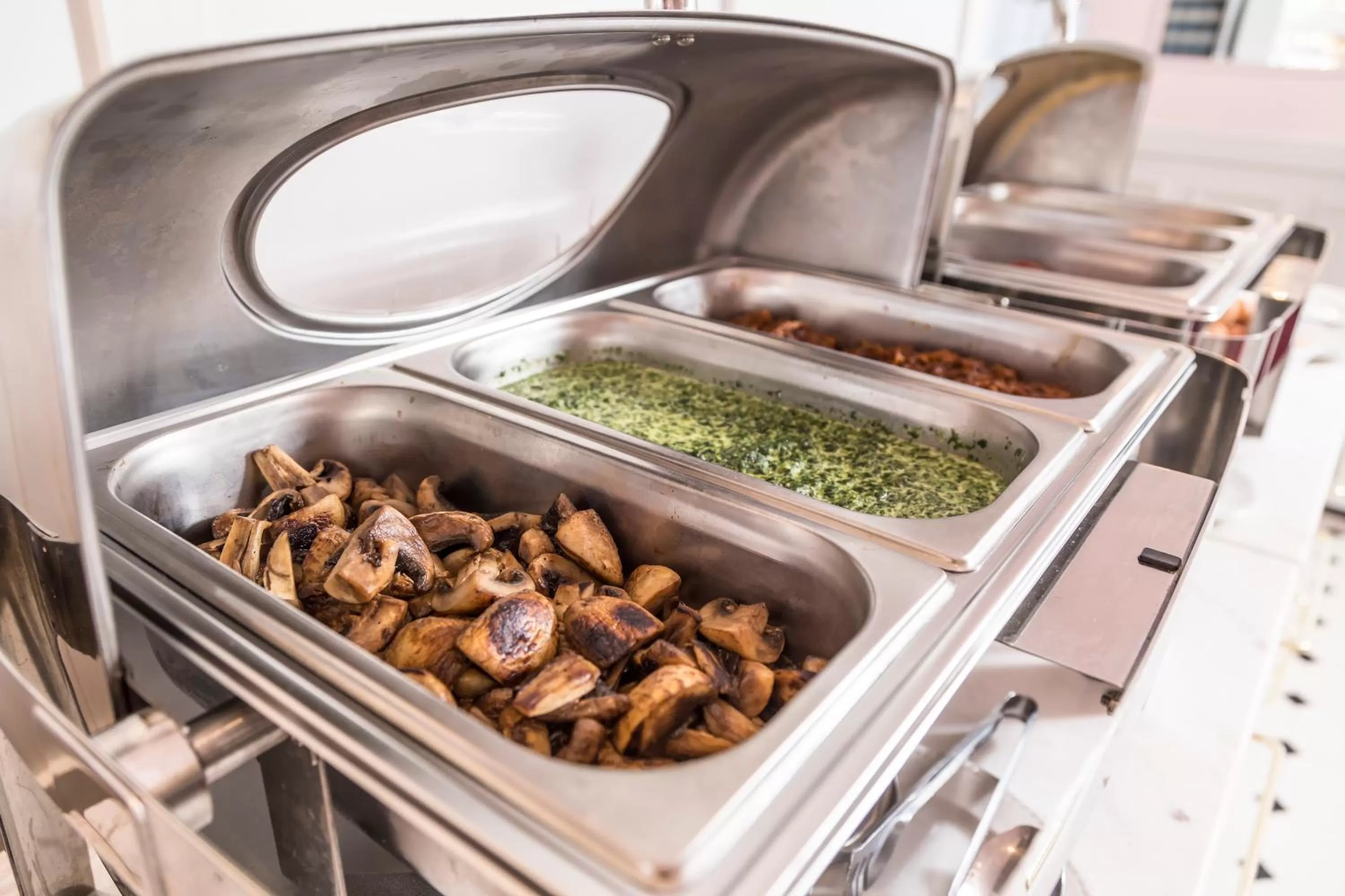 Breakfast in Hotel Cismigiu