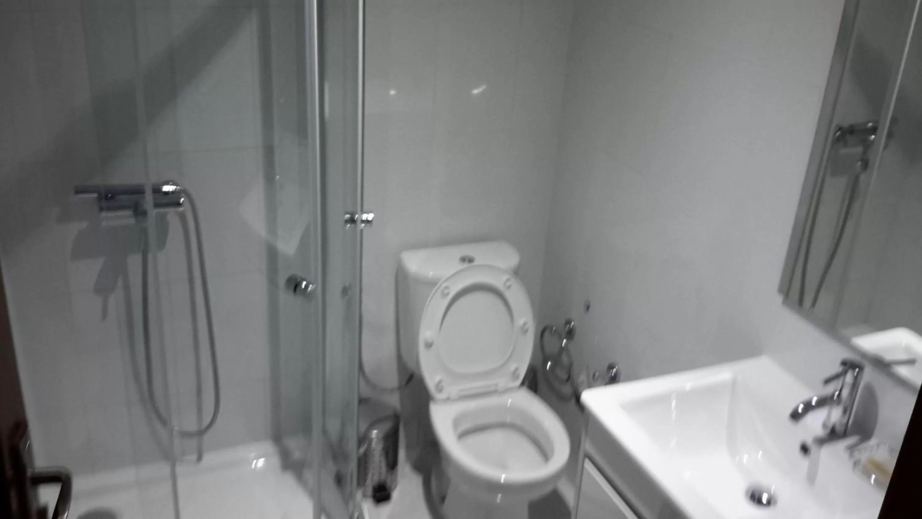 Bathroom in LT Aparthotel