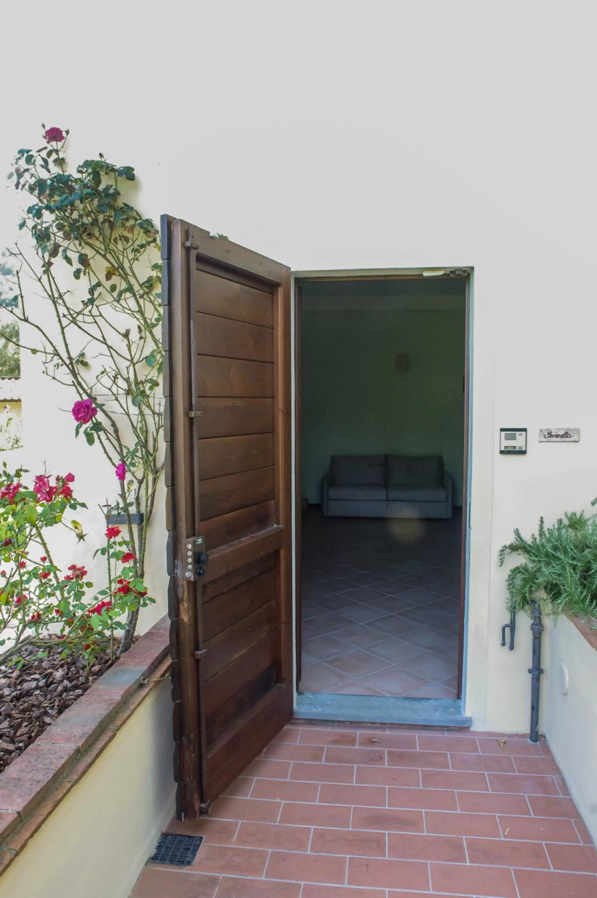 Photo of the whole room in CASALE LA FATA -tipico toscano immerso nelle colline tra Lucca e Versilia, 6 appartamenti indipendenti