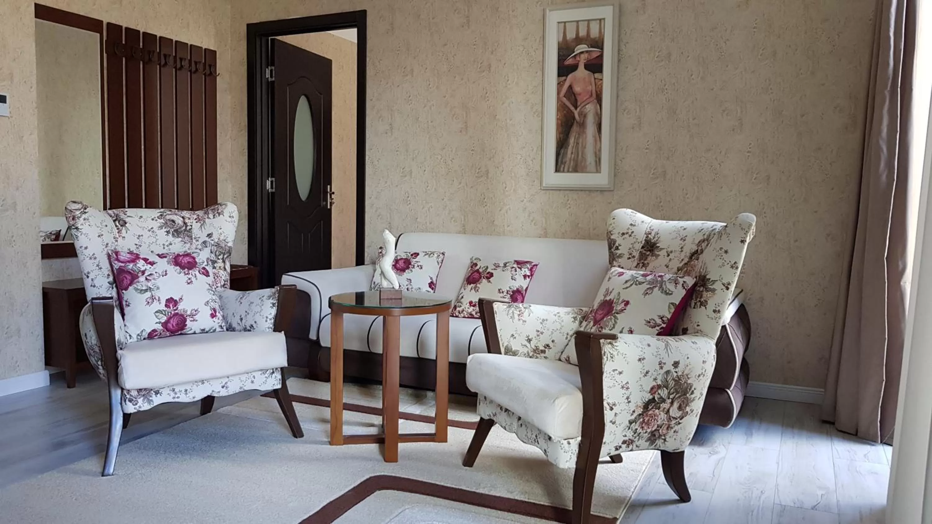 Living room in Hotel Liberty Theatre